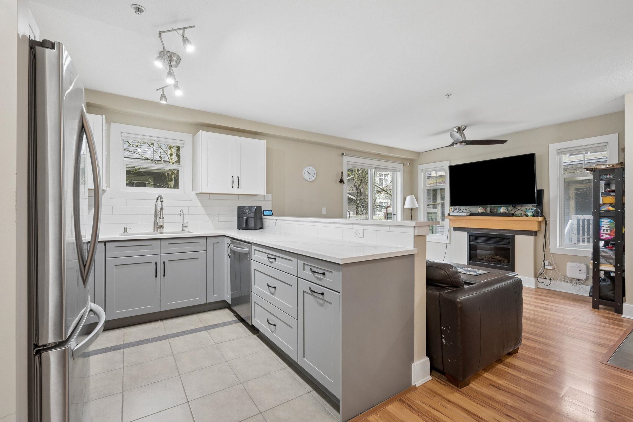 30 7428 SOUTHWYNDE AVENUE Unit: 30