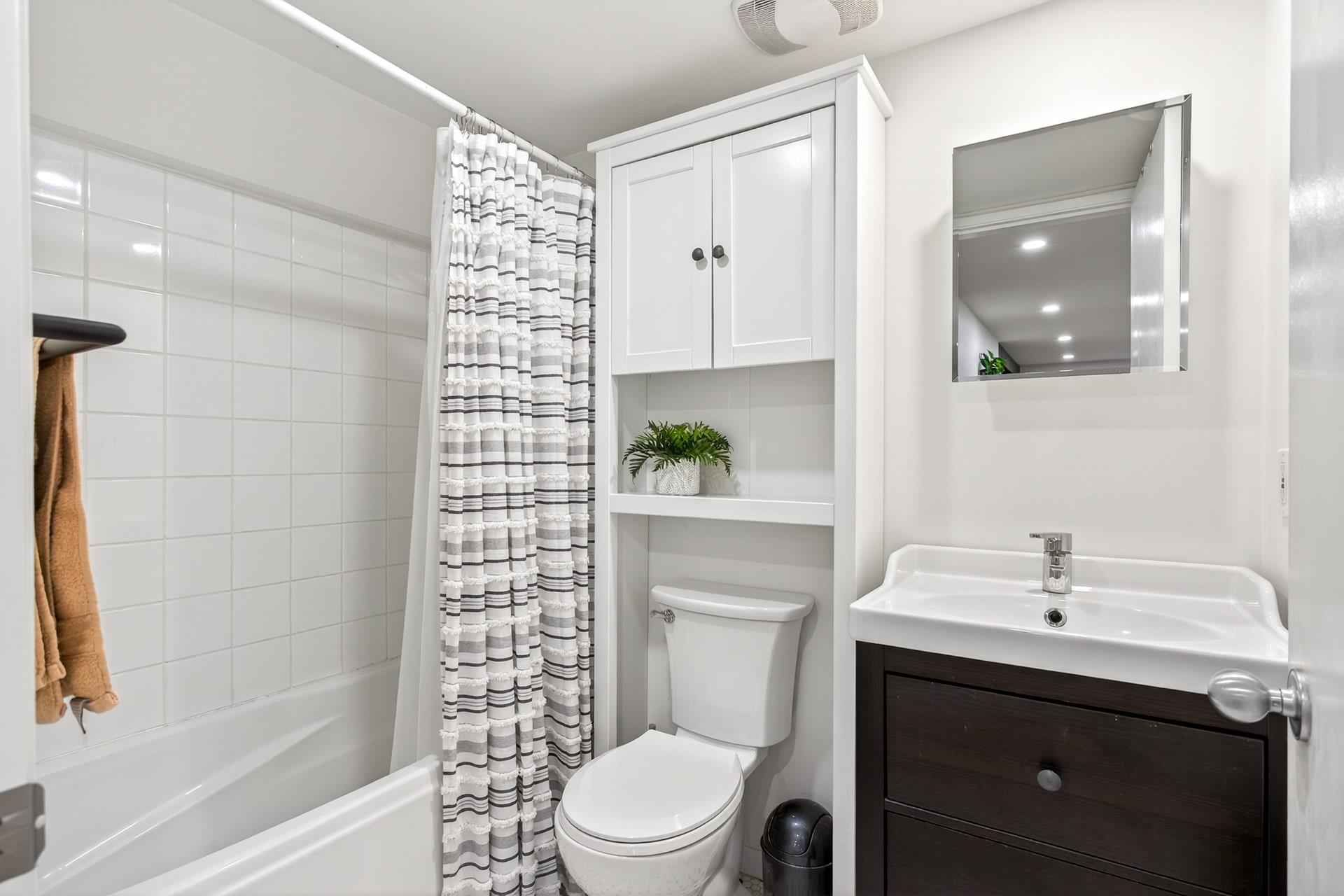 1515 EDINBURGH STREET