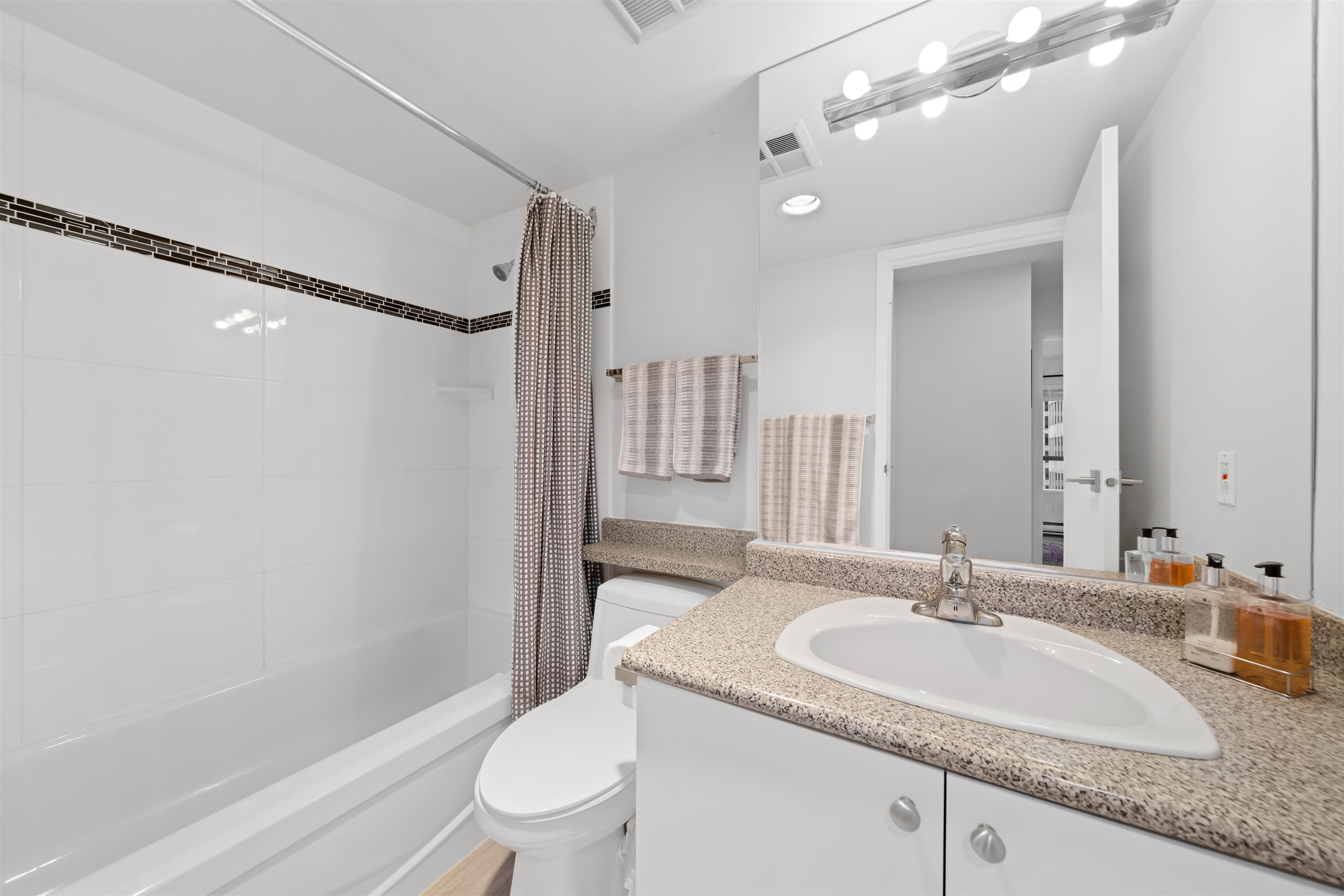 1403 1403 1060 ALBERNI STREET Unit: 1403