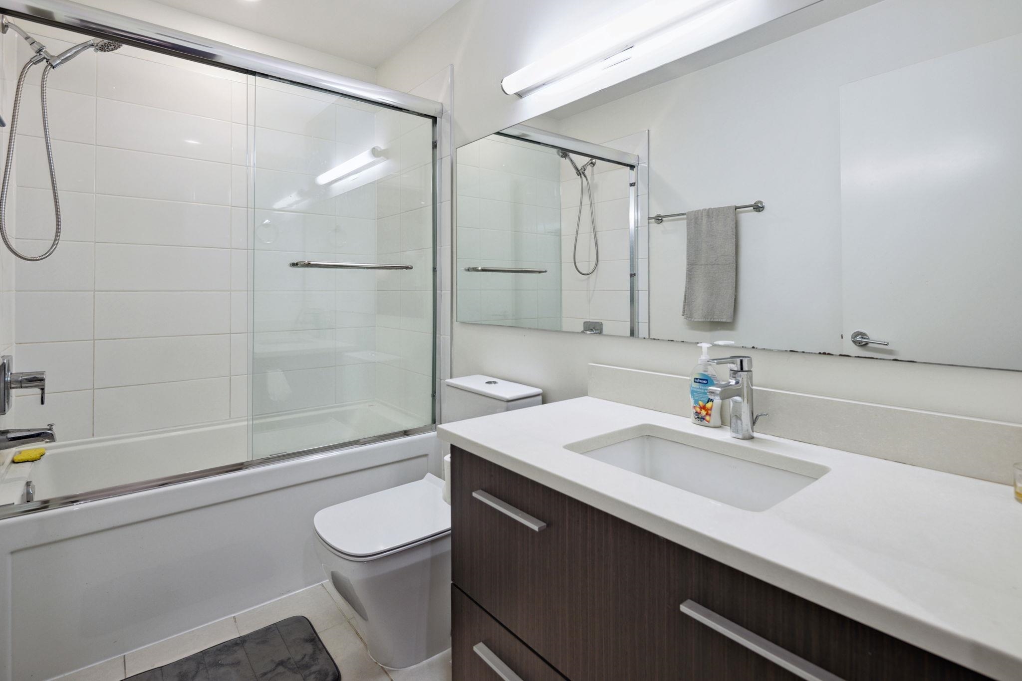 102 6033 GRAY AVENUE Unit: 102