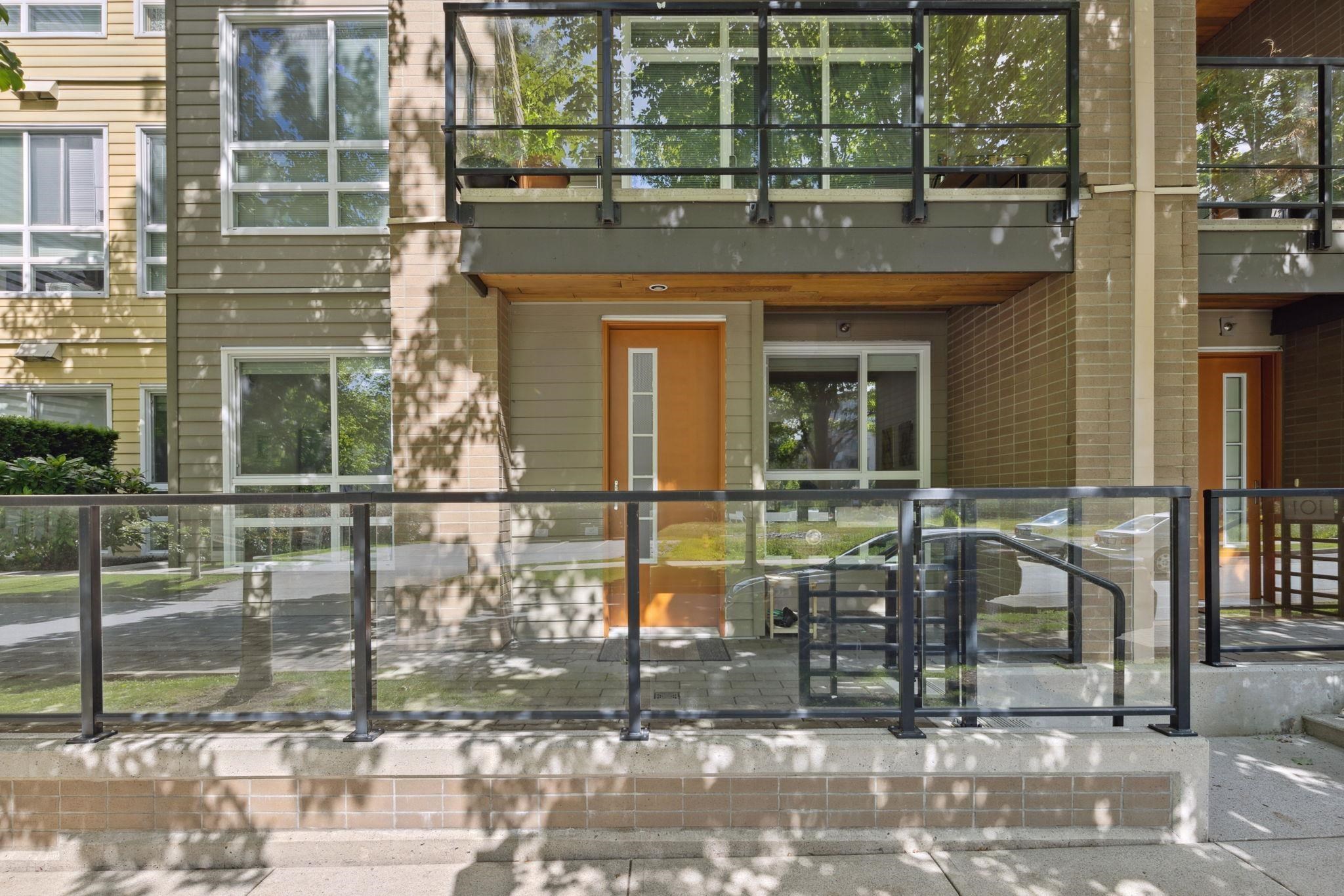 102 6033 GRAY AVENUE Unit: 102