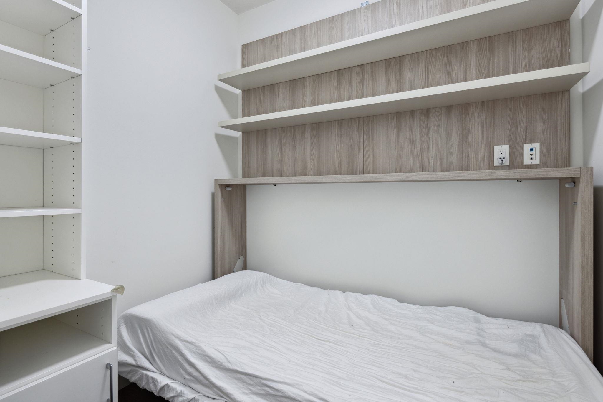 102 6033 GRAY AVENUE Unit: 102