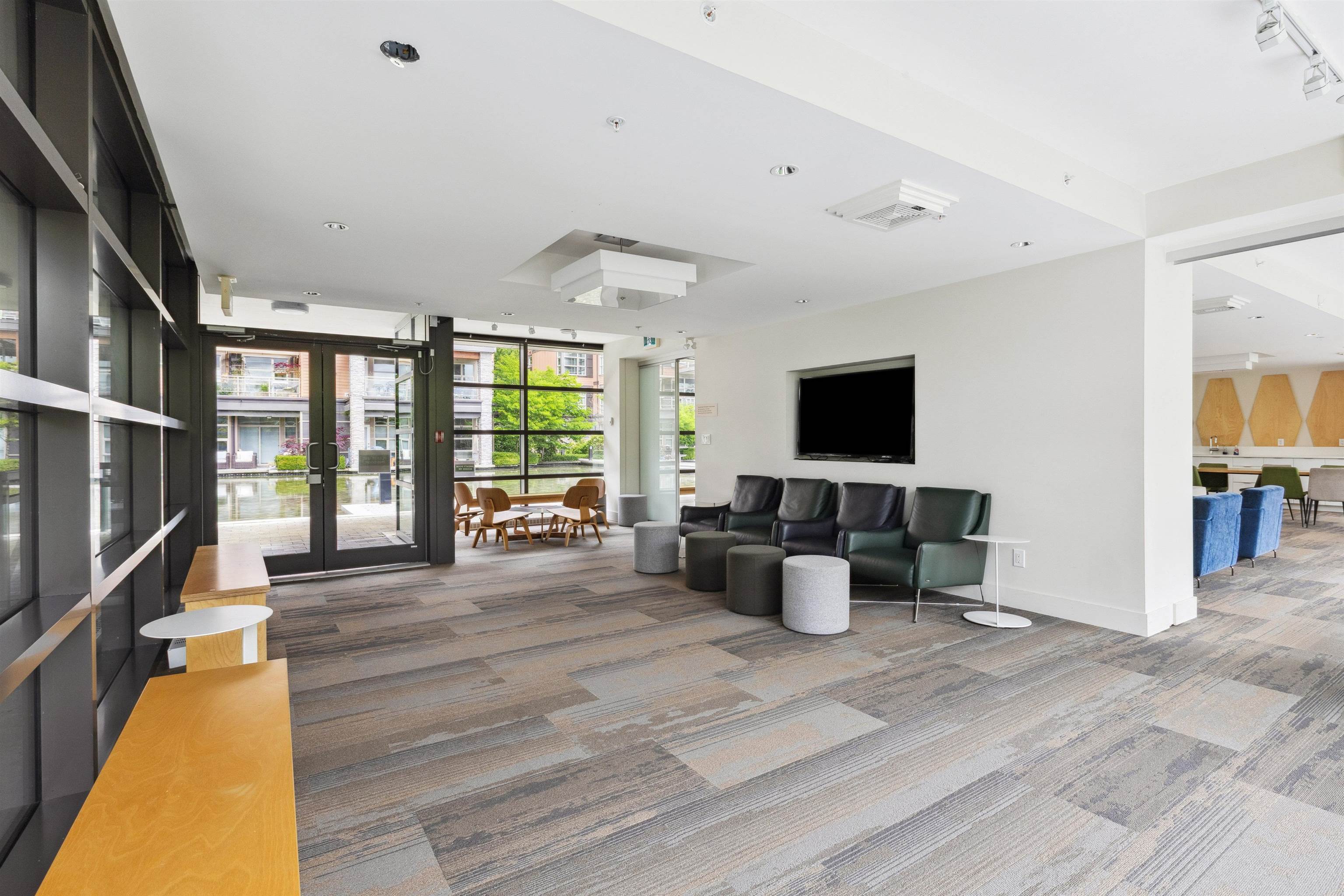 418 3606 ALDERCREST DRIVE Unit: 418