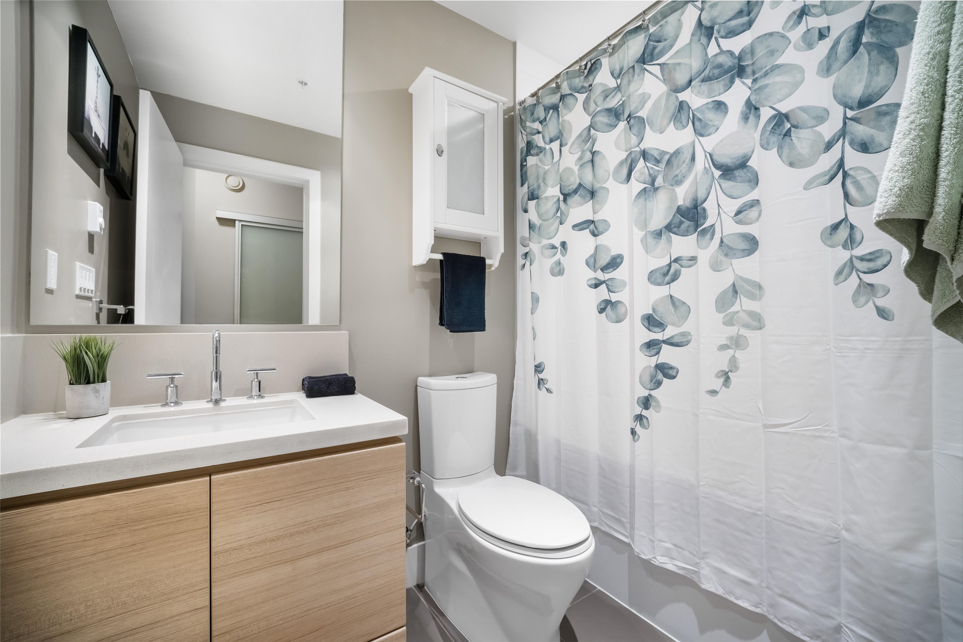 418 3606 ALDERCREST DRIVE Unit: 418