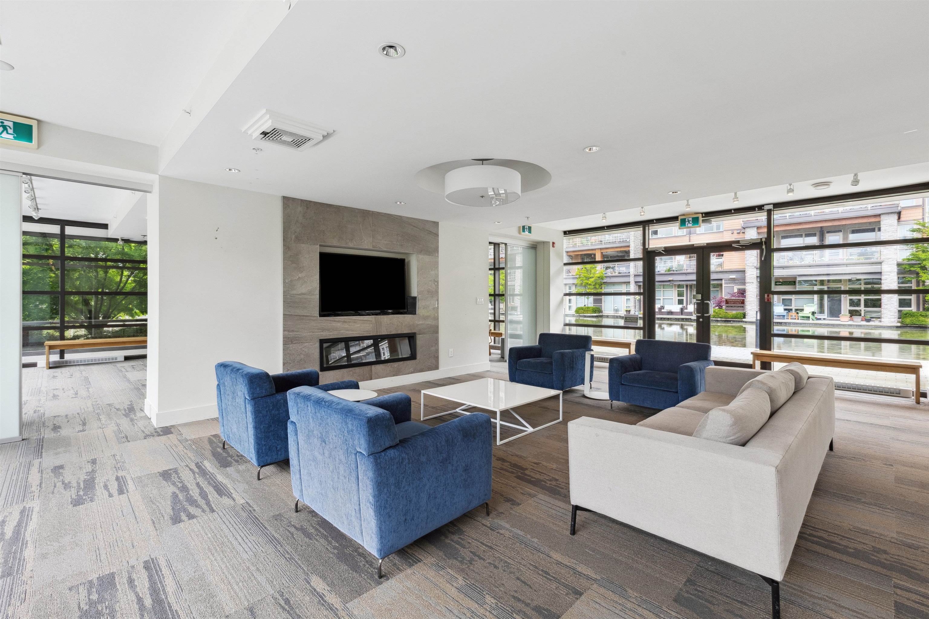 418 3606 ALDERCREST DRIVE Unit: 418