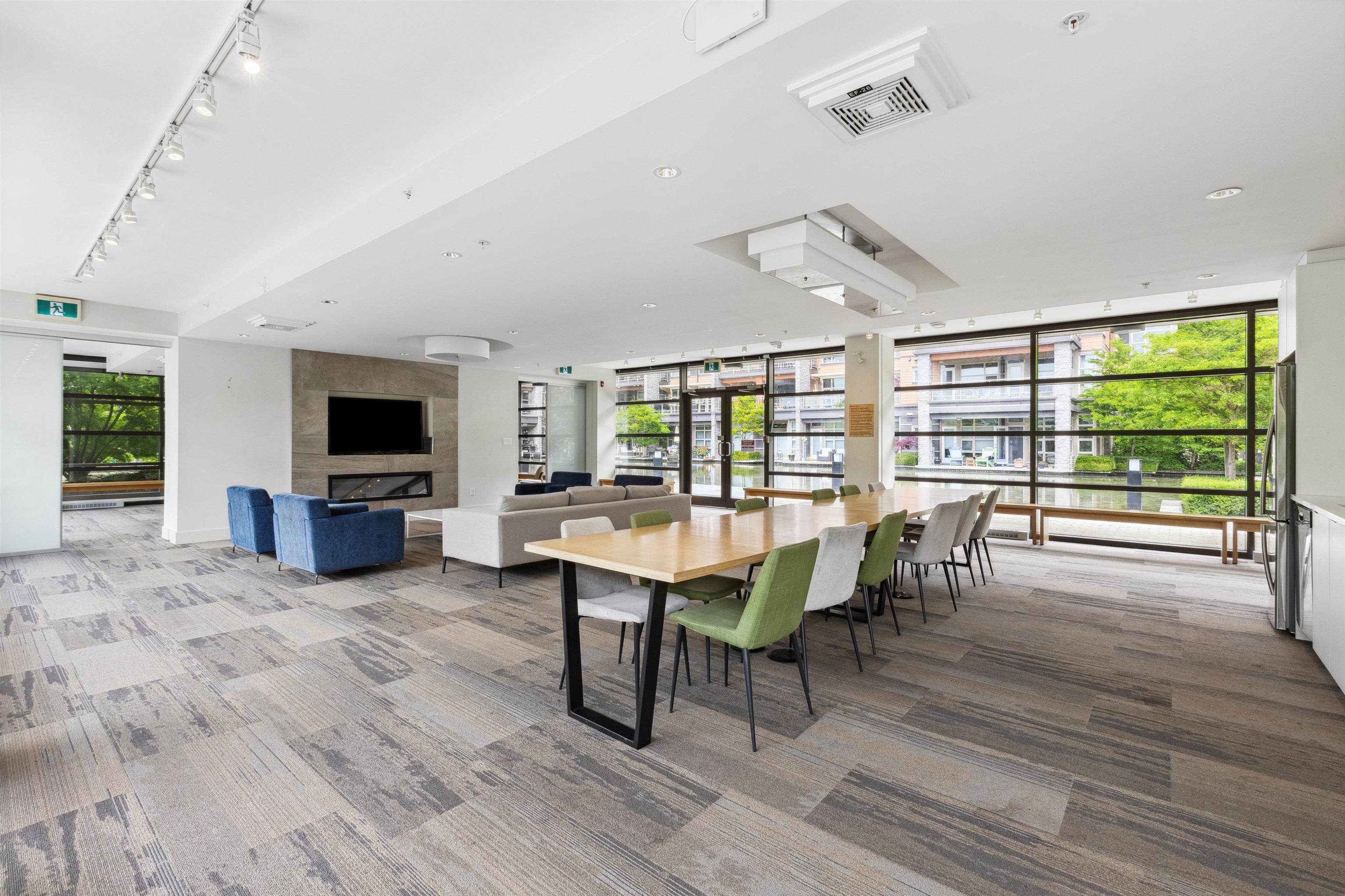 418 3606 ALDERCREST DRIVE Unit: 418