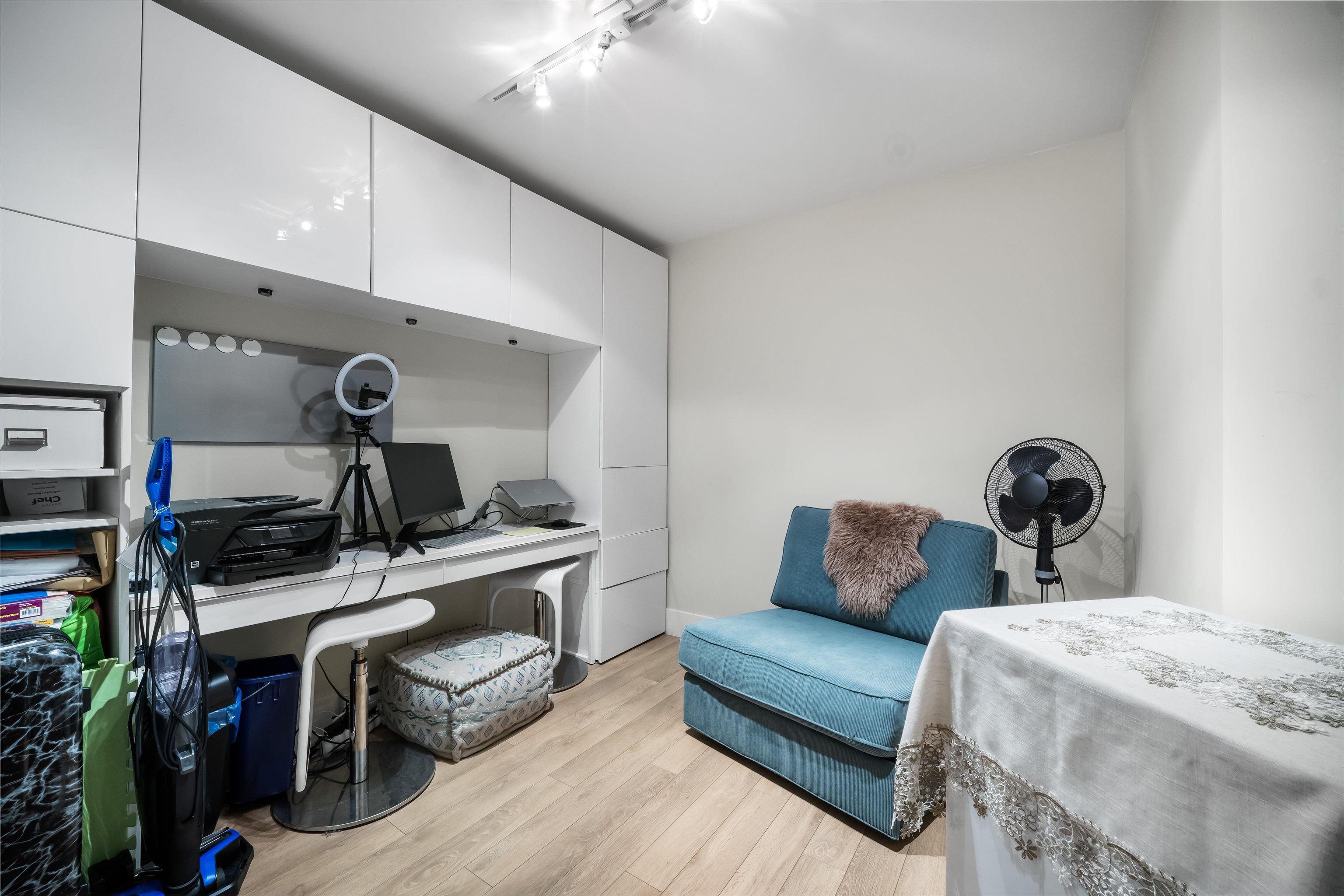 418 3606 ALDERCREST DRIVE Unit: 418