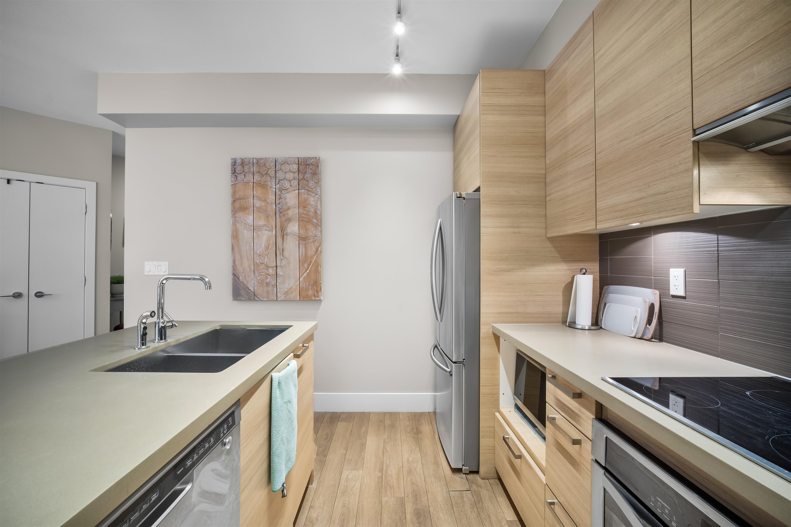 418 3606 ALDERCREST DRIVE Unit: 418