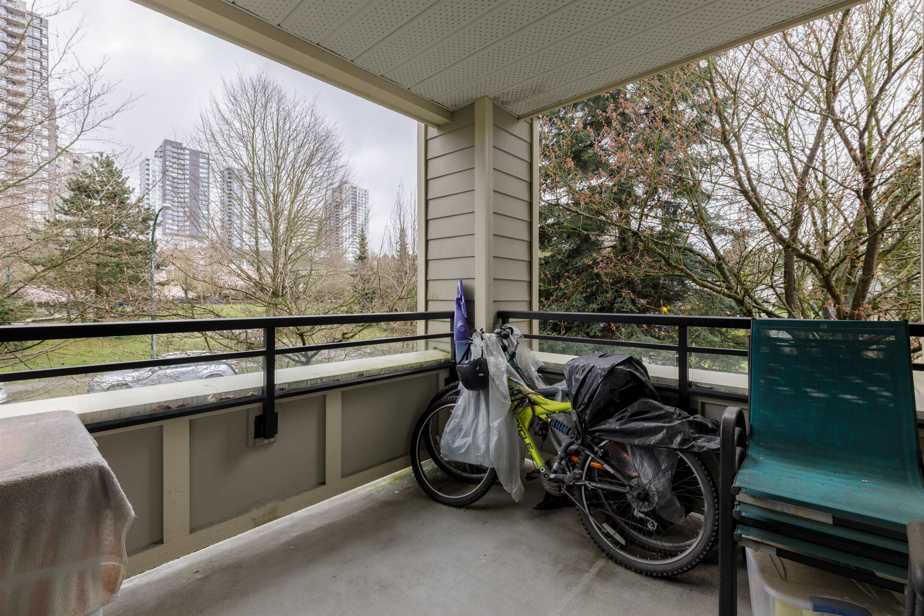 214 3575 EUCLID AVENUE Unit: 214