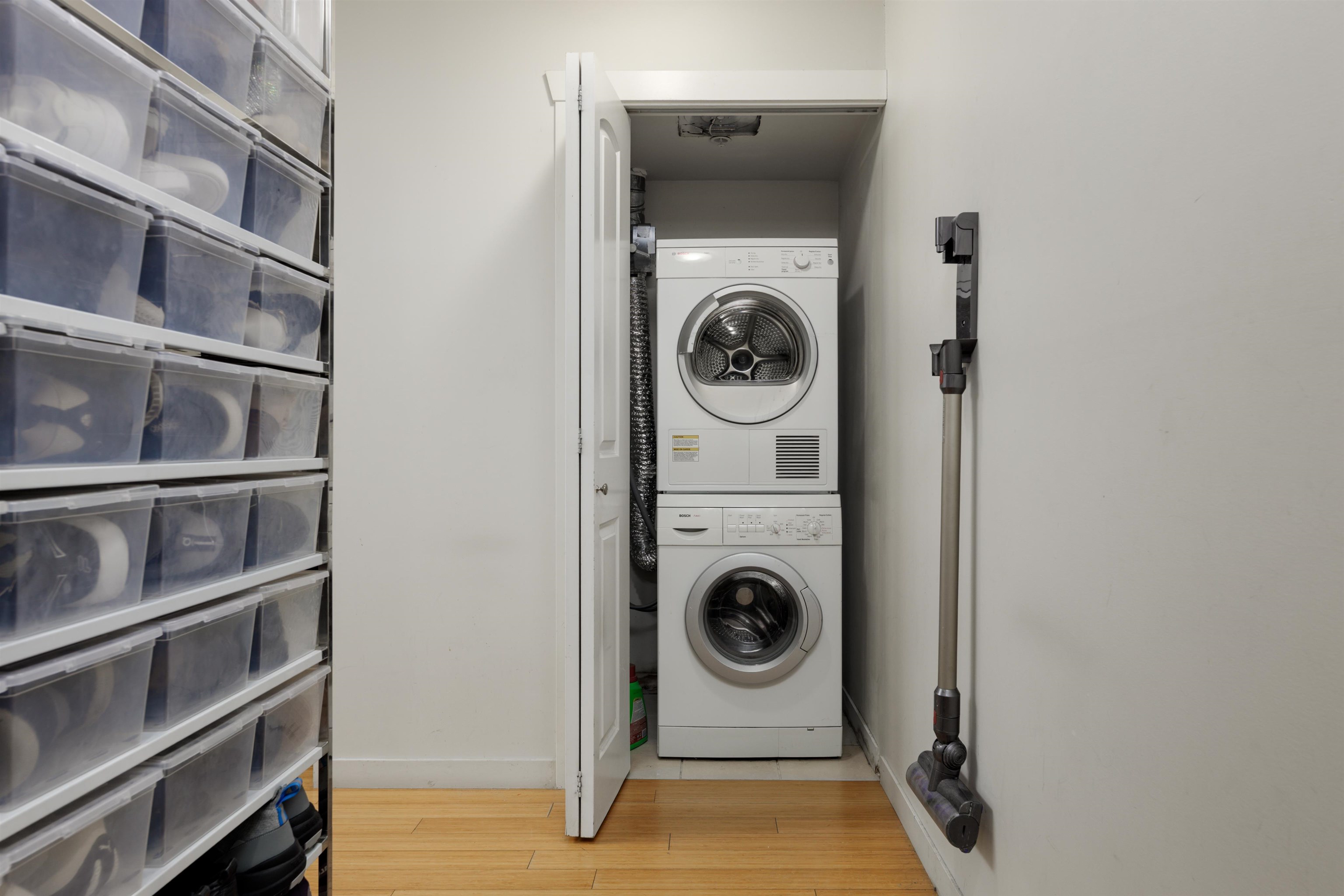 214 3575 EUCLID AVENUE Unit: 214