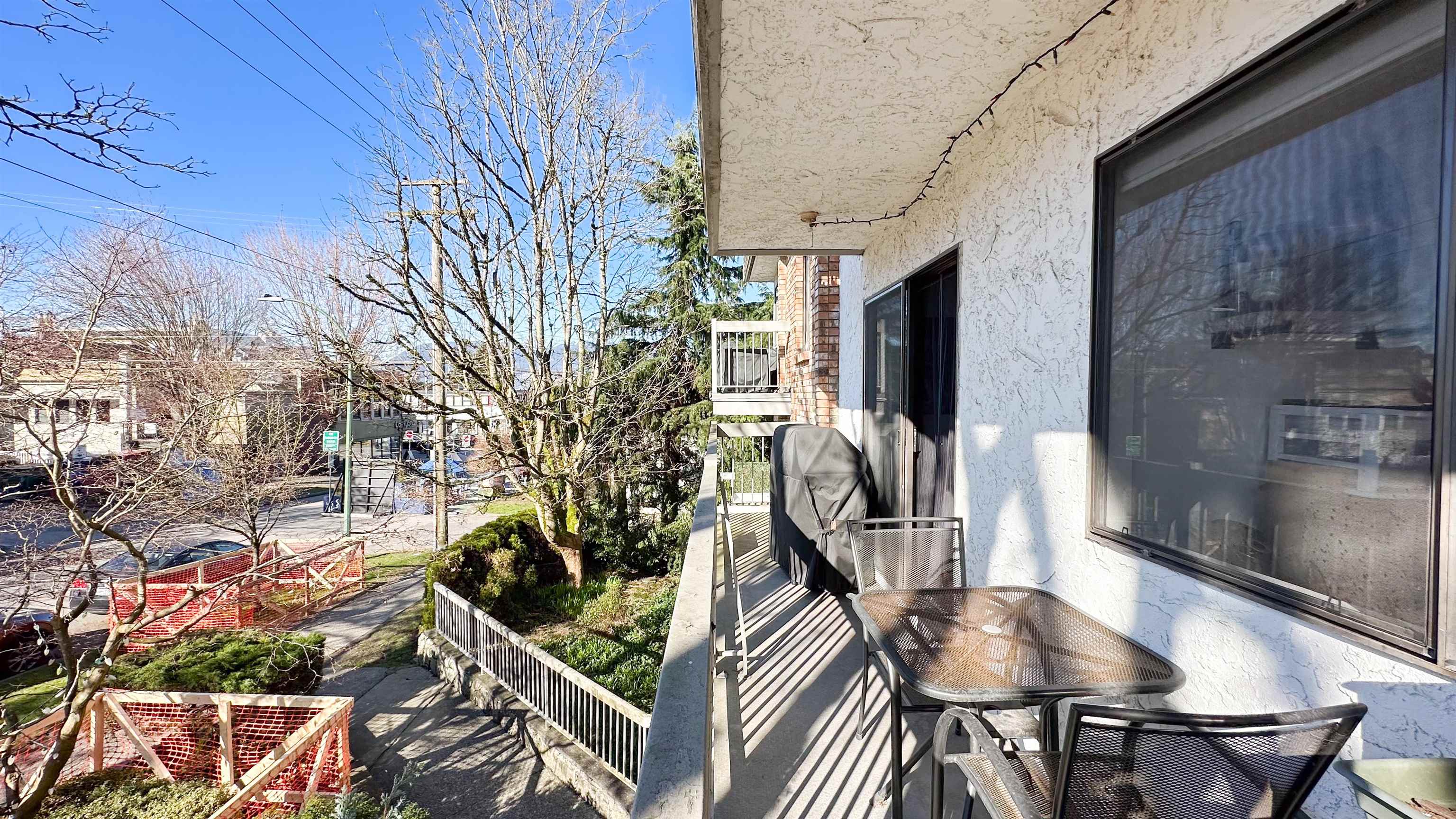 202 2080 MAPLE STREET Unit: 202