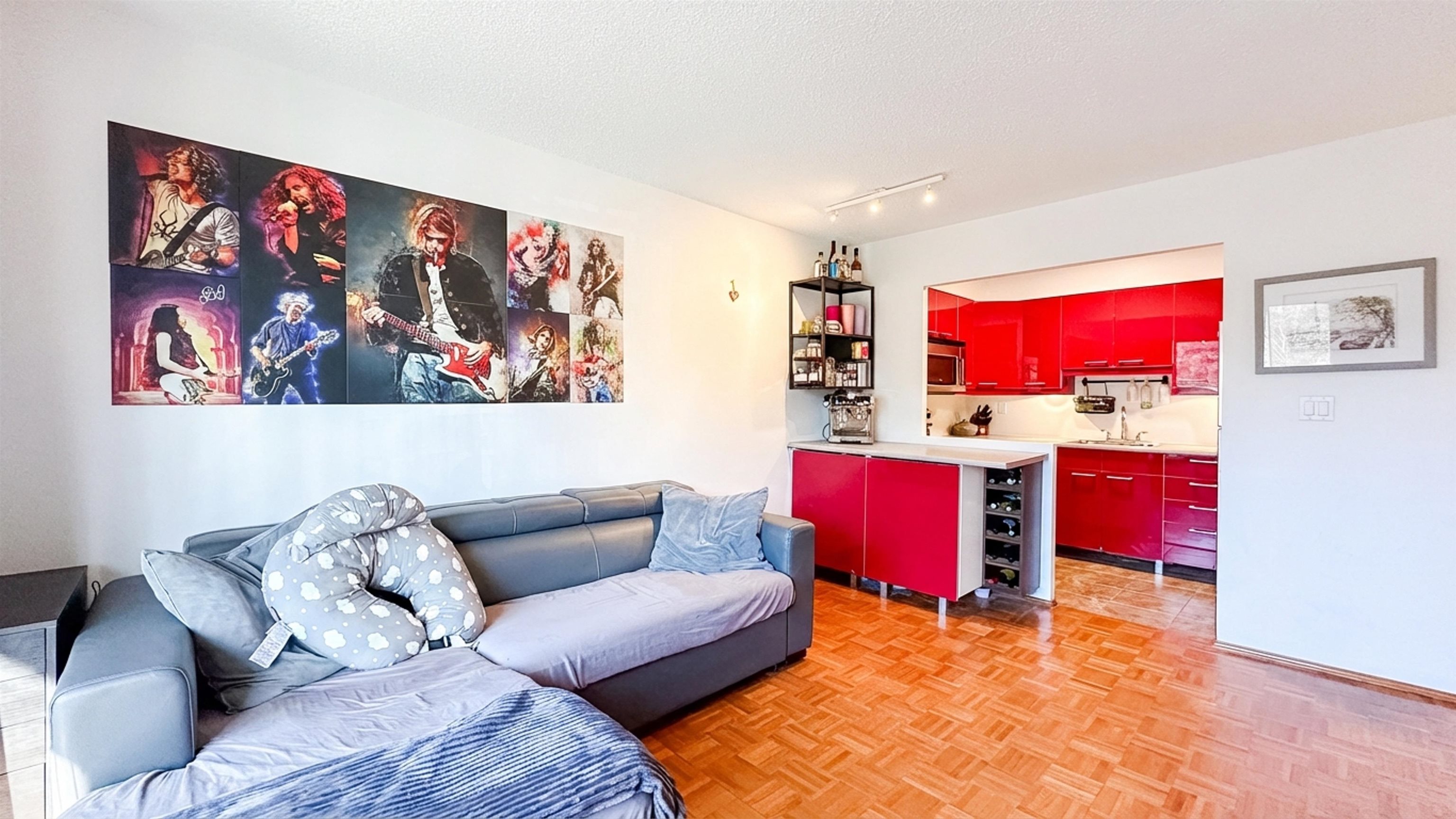 202 2080 MAPLE STREET Unit: 202