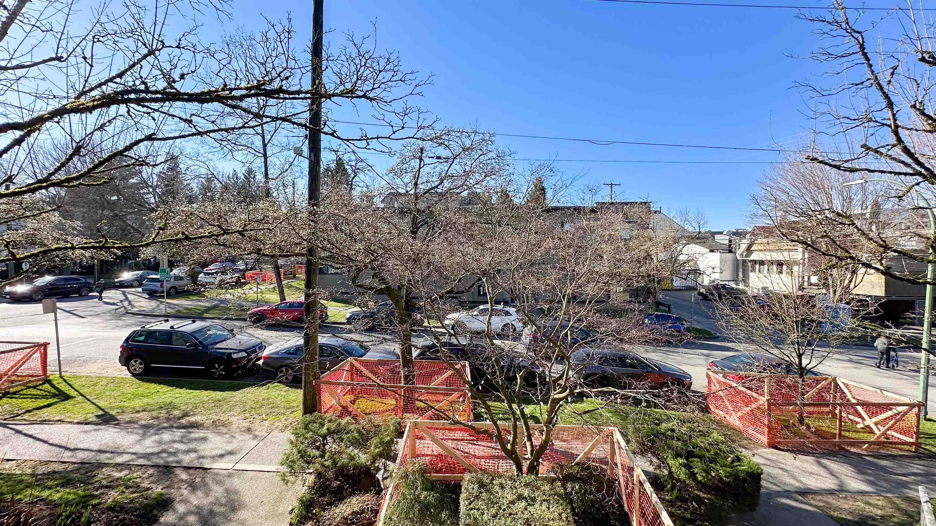 202 2080 MAPLE STREET Unit: 202