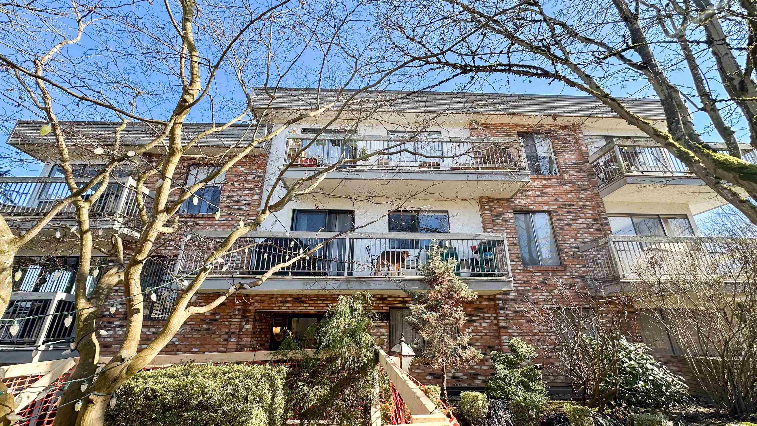 202 2080 MAPLE STREET Unit: 202