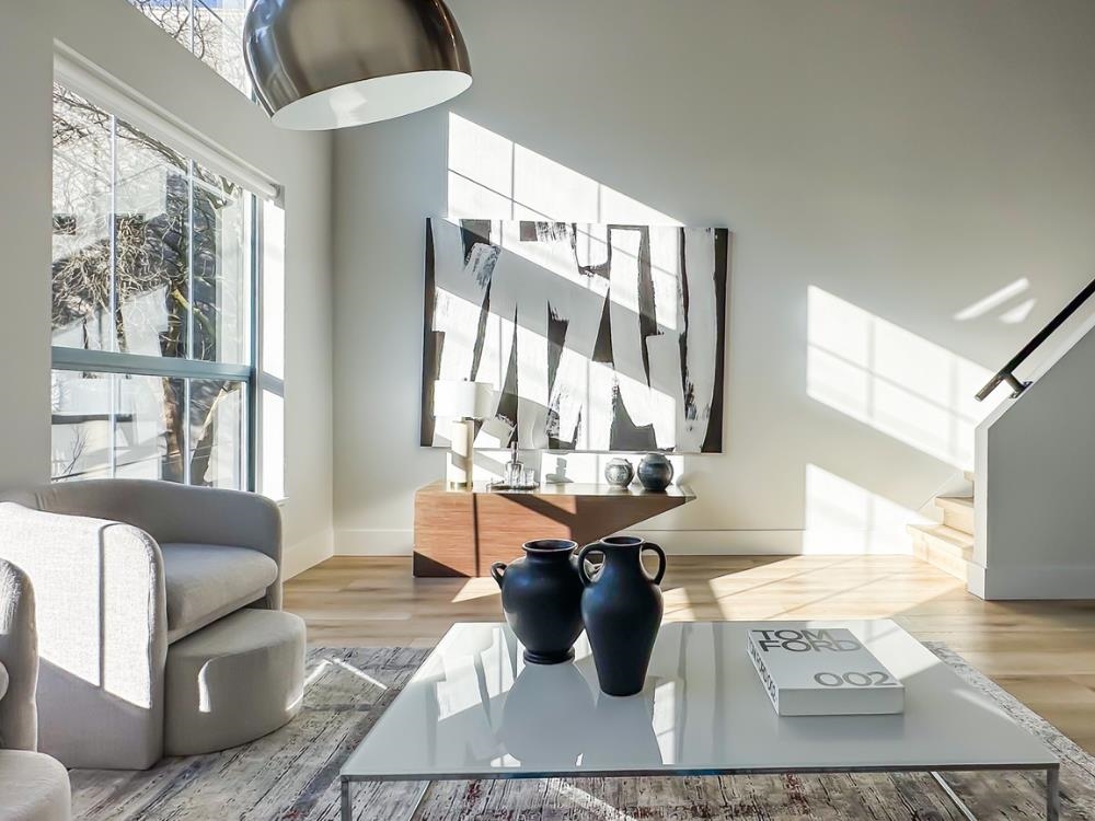 315 336 E 1ST AVENUE Unit: 315