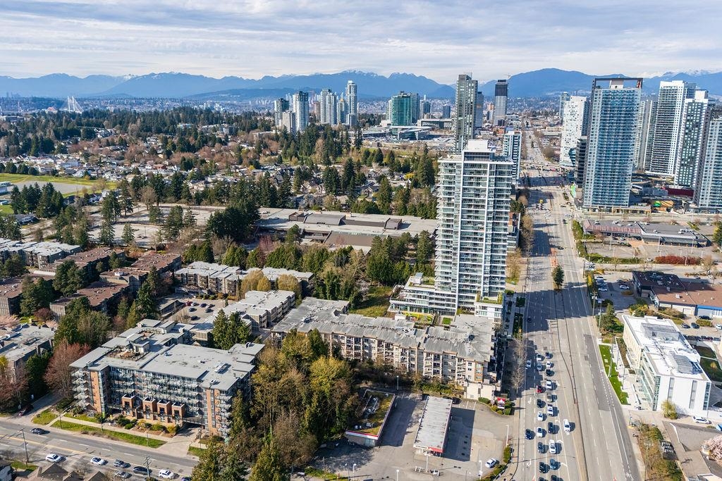 211 9655 KING GEORGE BOULEVARD Unit: 211