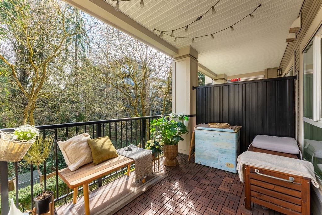 211 9655 KING GEORGE BOULEVARD Unit: 211