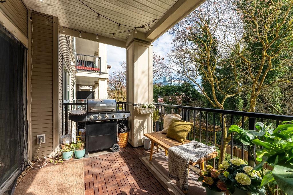 211 9655 KING GEORGE BOULEVARD Unit: 211