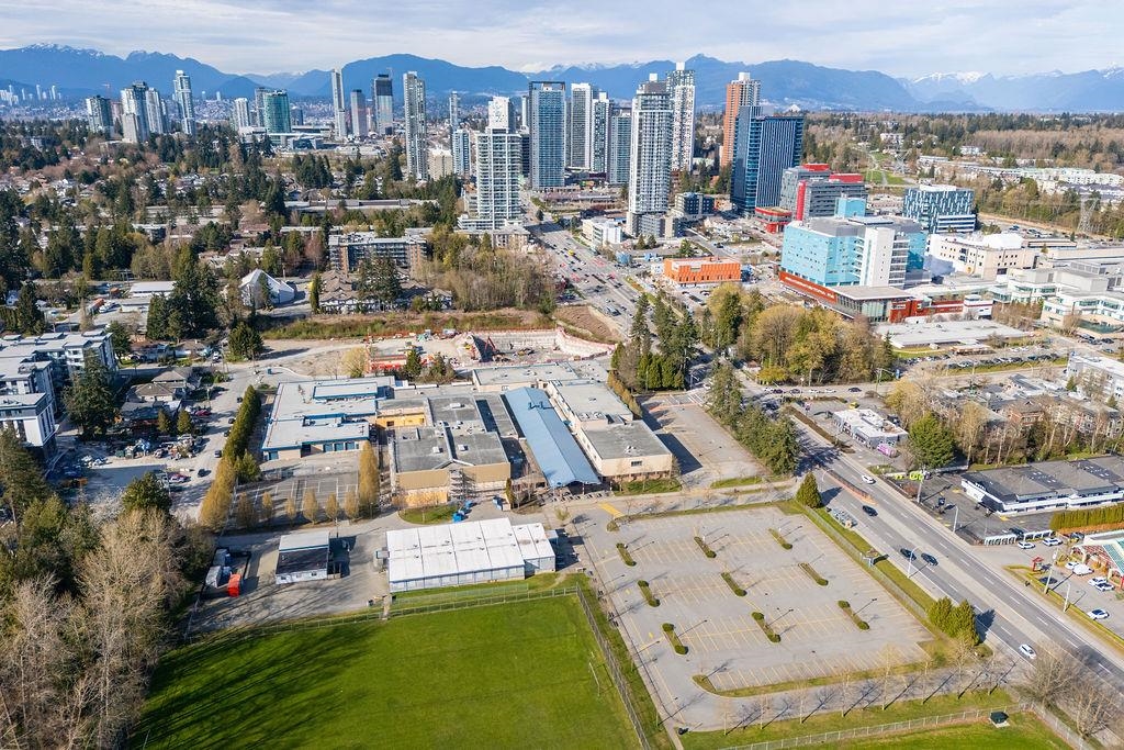 211 9655 KING GEORGE BOULEVARD Unit: 211