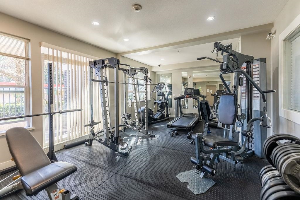 211 9655 KING GEORGE BOULEVARD Unit: 211