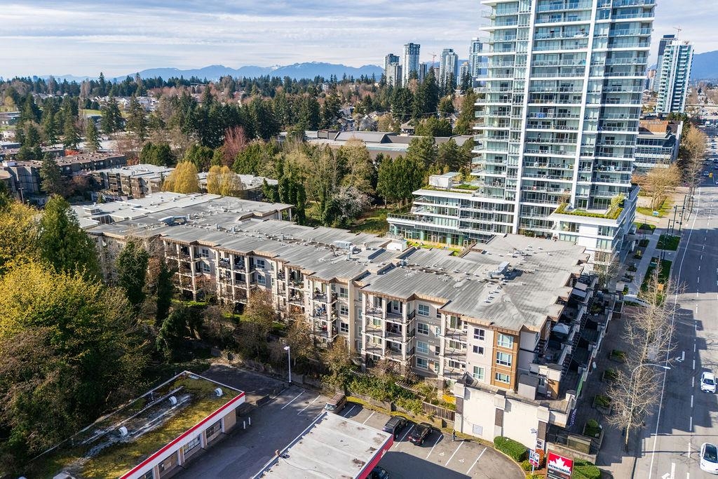 211 9655 KING GEORGE BOULEVARD Unit: 211