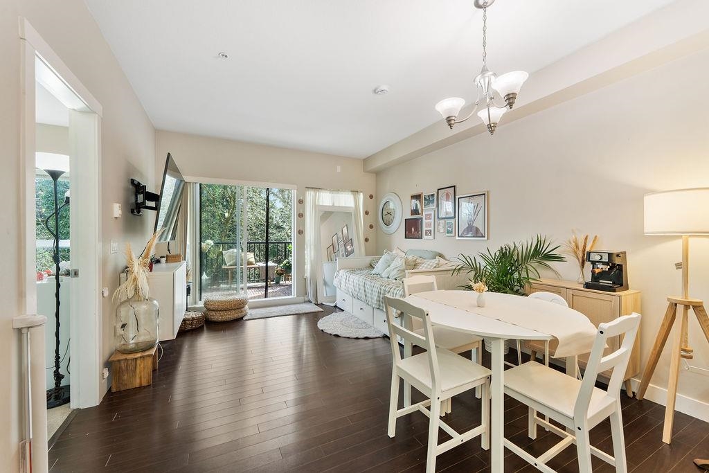 211 9655 KING GEORGE BOULEVARD Unit: 211