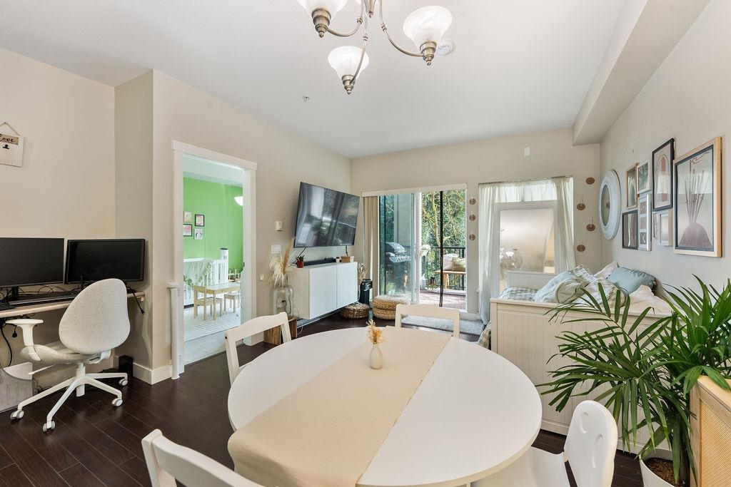 211 9655 KING GEORGE BOULEVARD Unit: 211