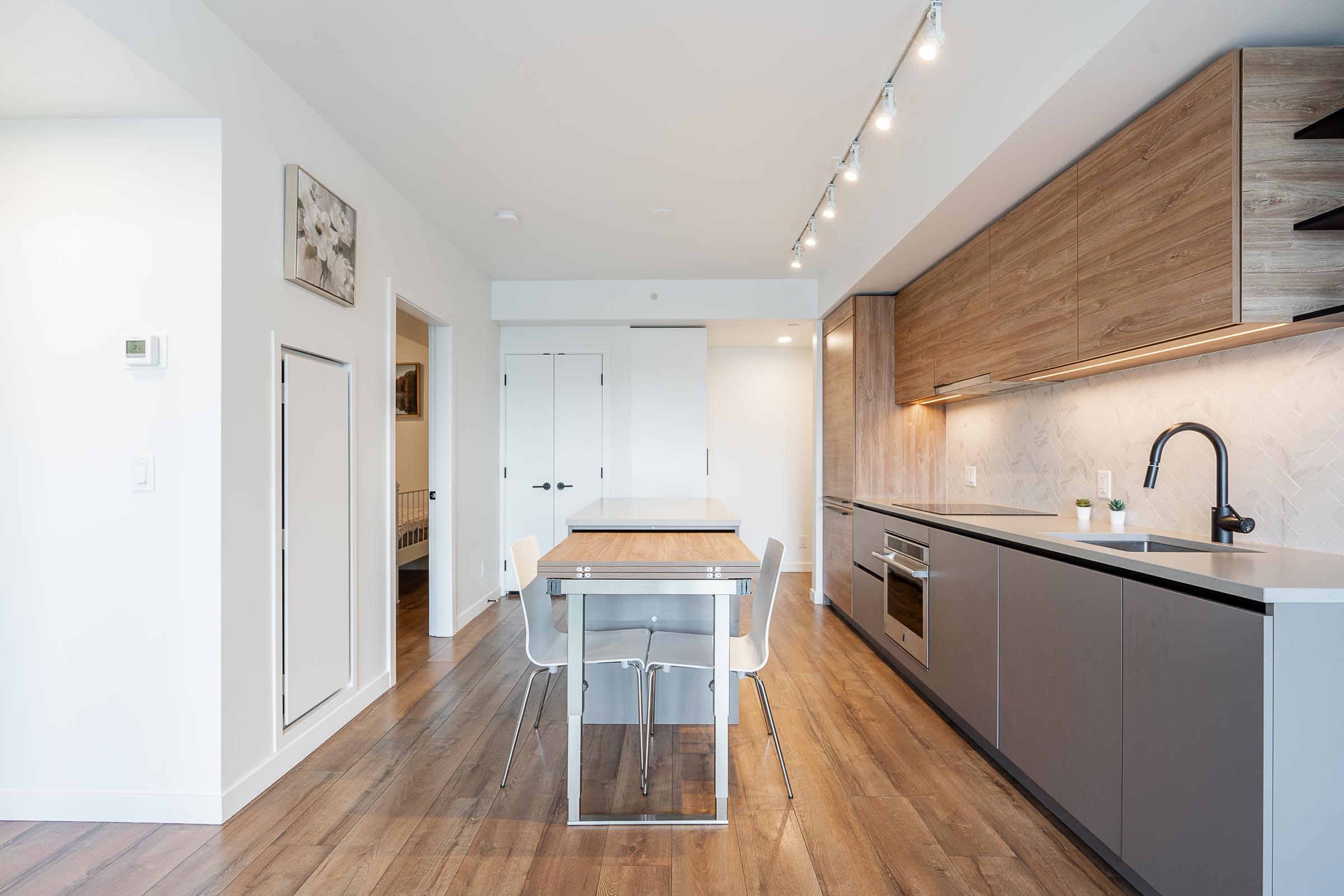 712 10448 UNIVERSITY DRIVE Unit: 712