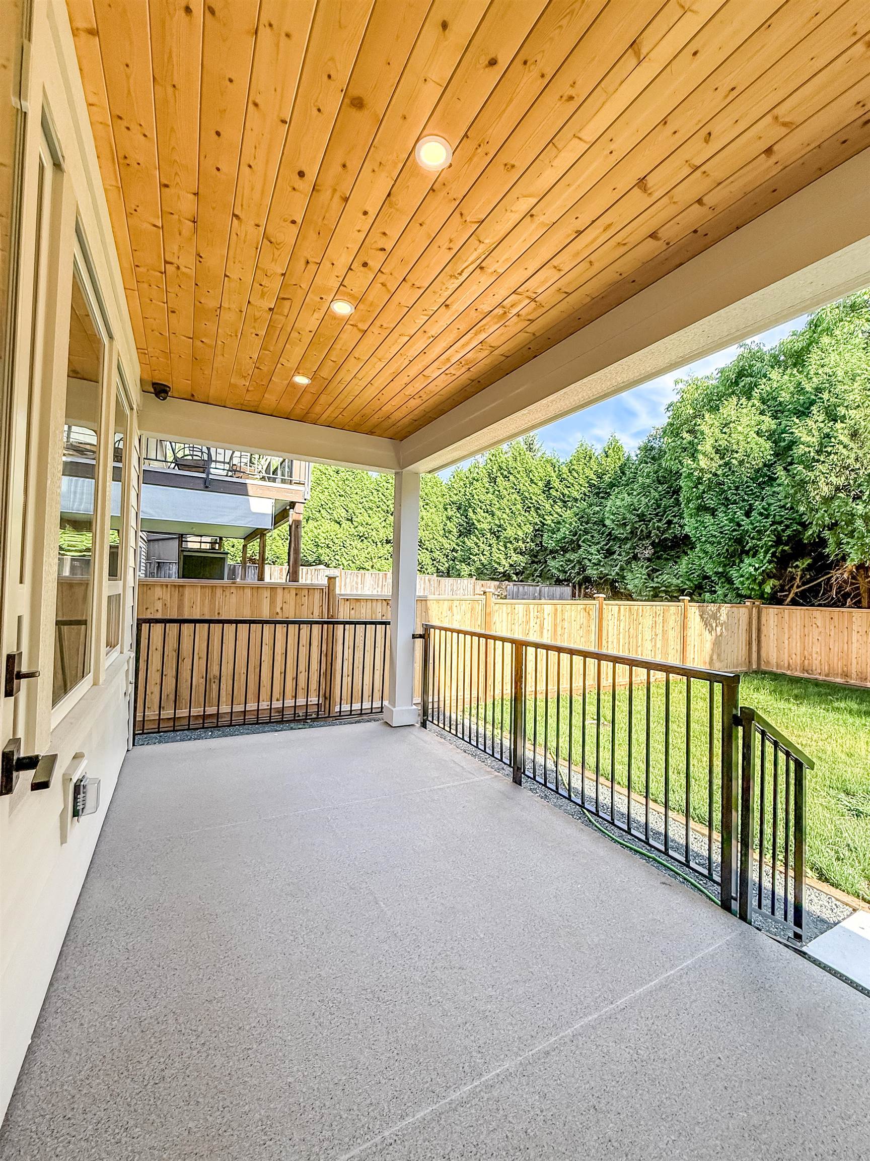 2 21092 WICKLUND AVENUE Unit: 2