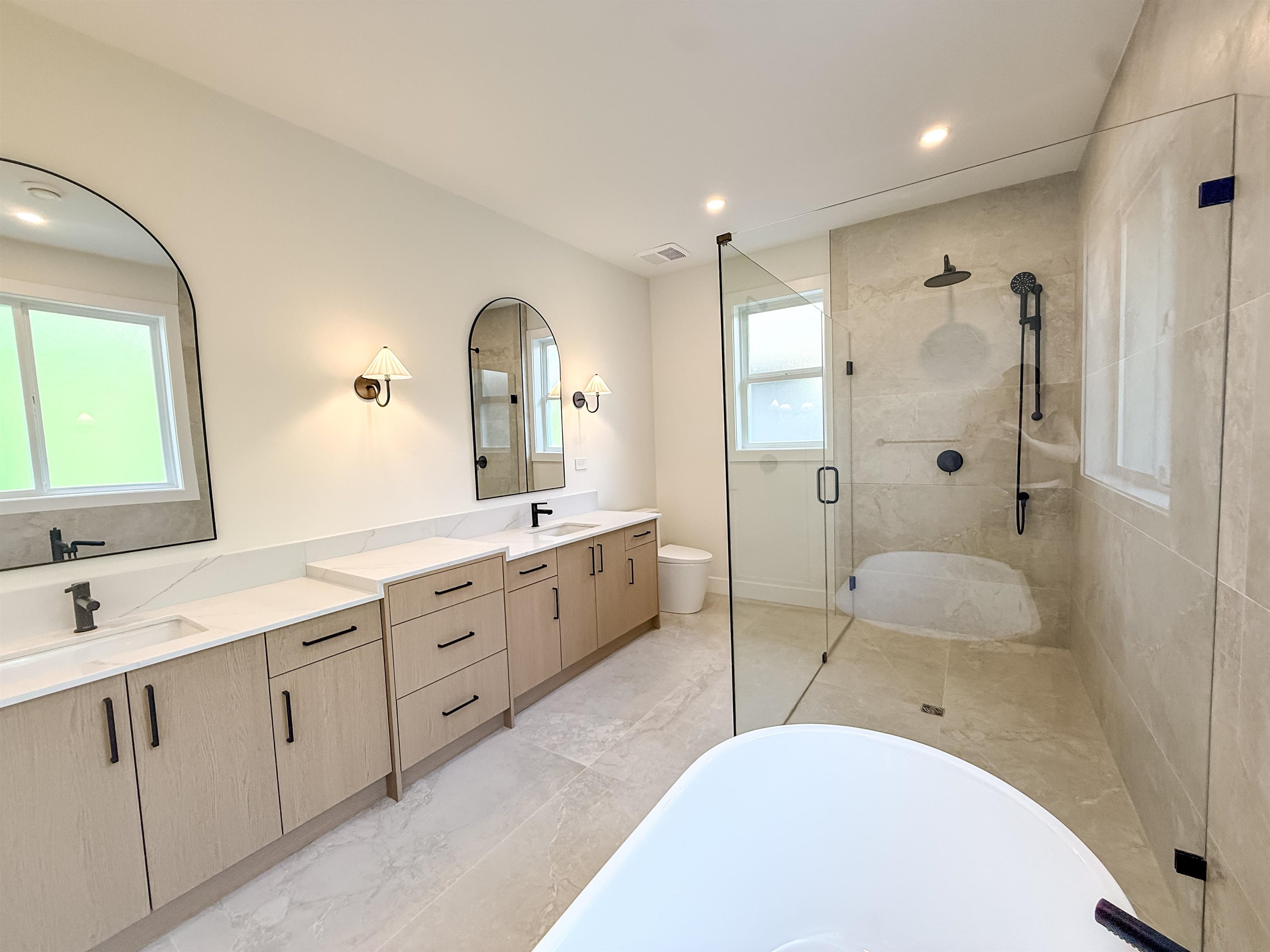 2 21092 WICKLUND AVENUE Unit: 2