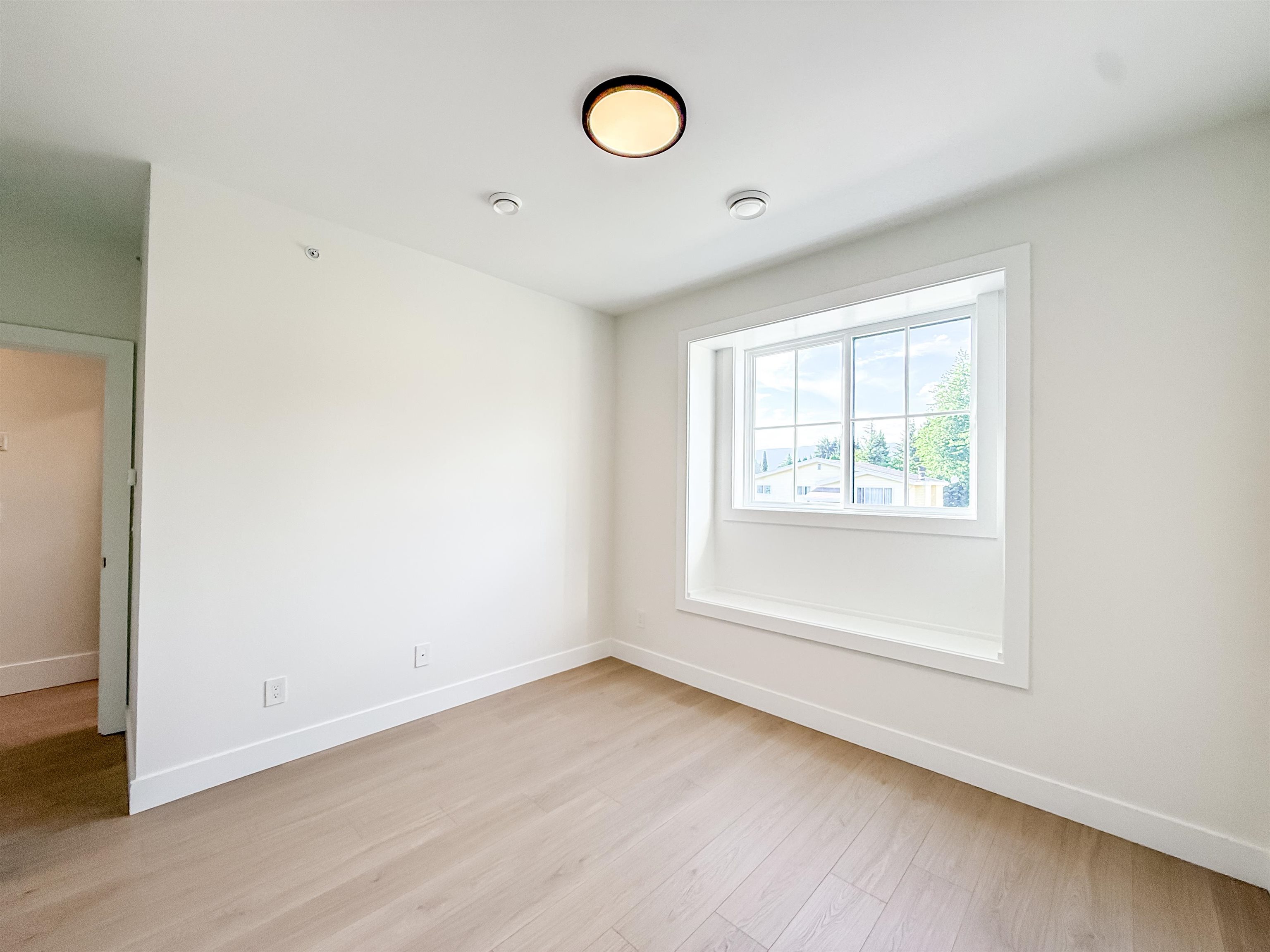 2 21092 WICKLUND AVENUE Unit: 2