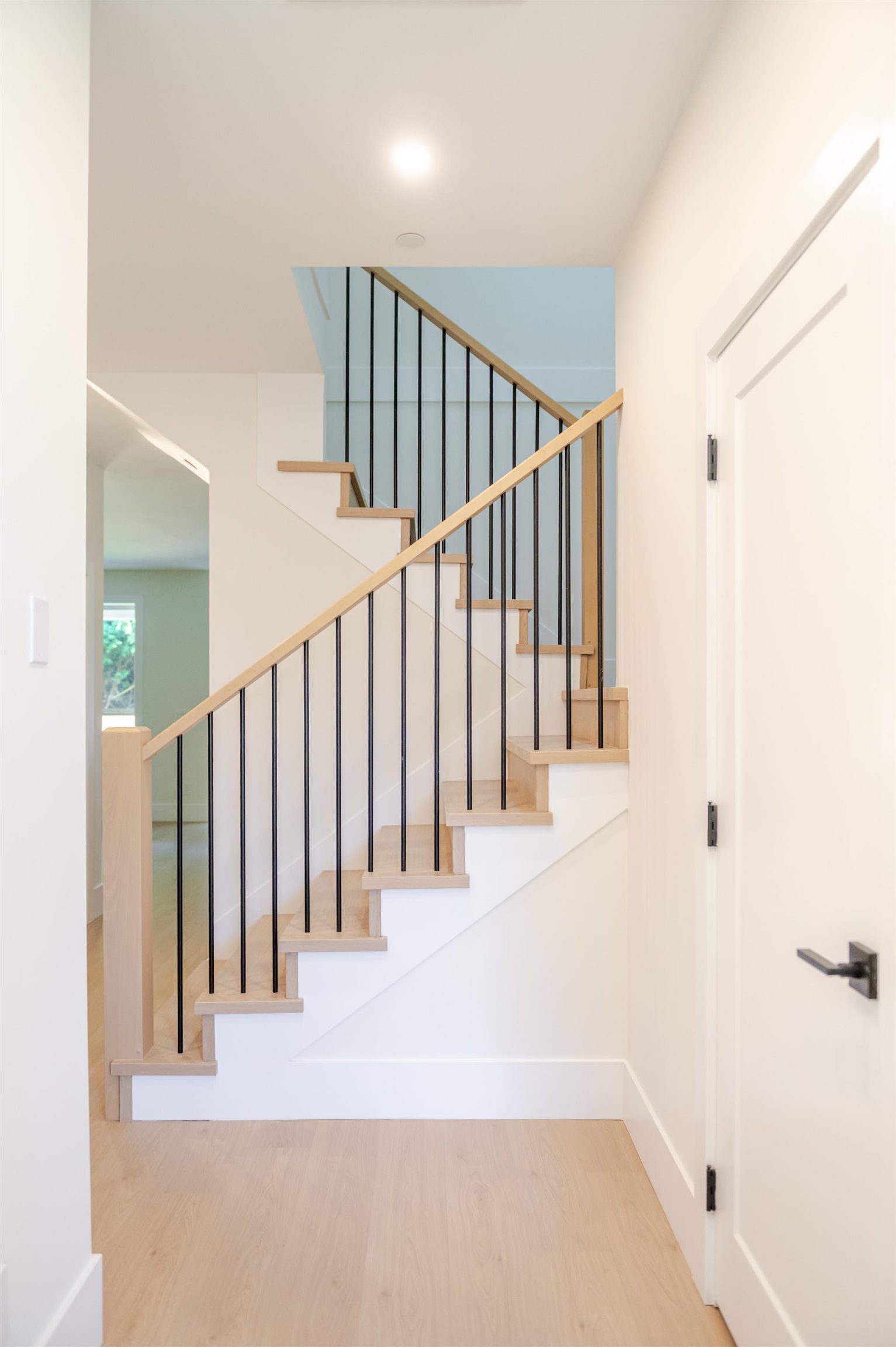 2 21092 WICKLUND AVENUE Unit: 2