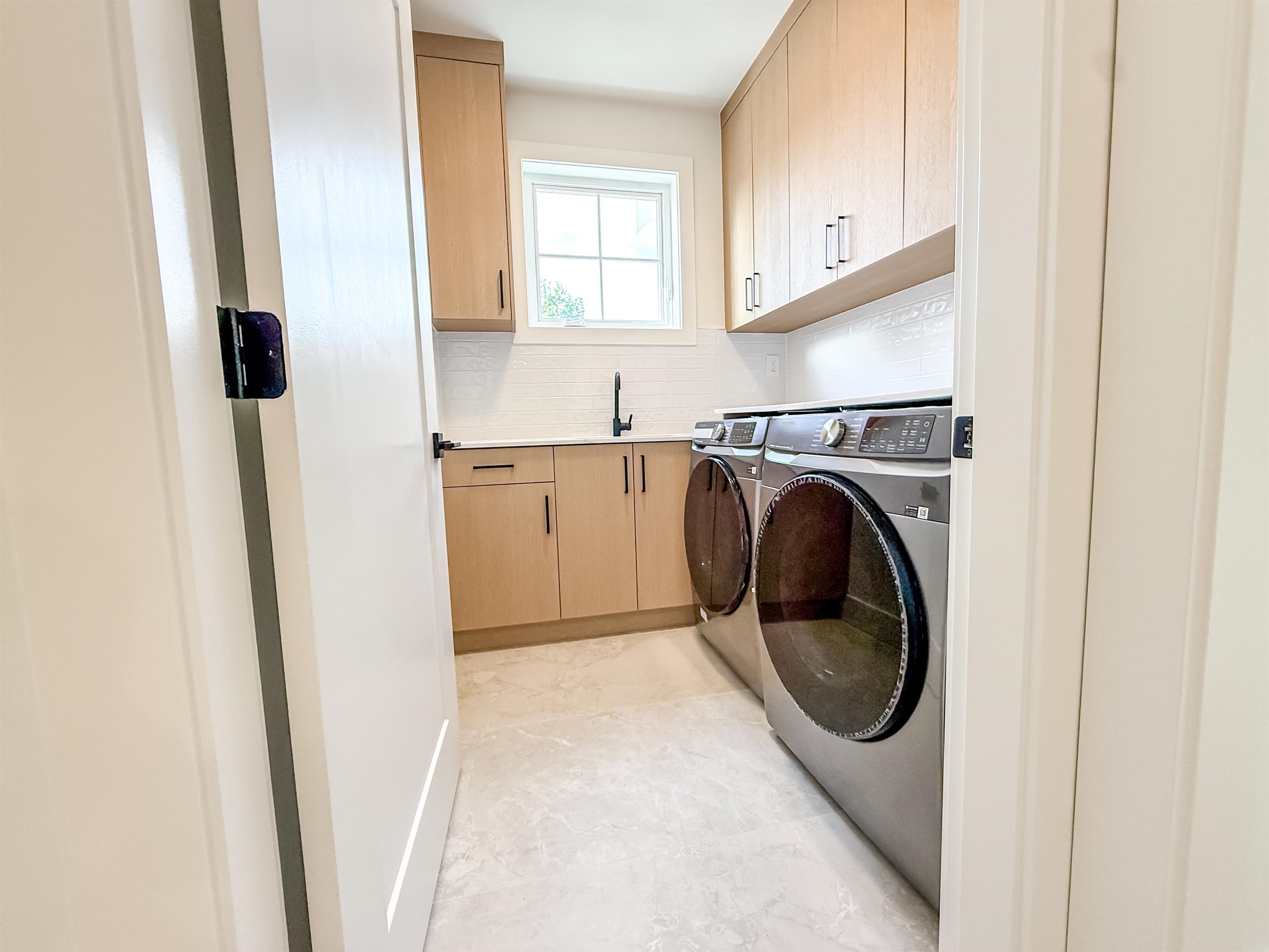 2 21092 WICKLUND AVENUE Unit: 2