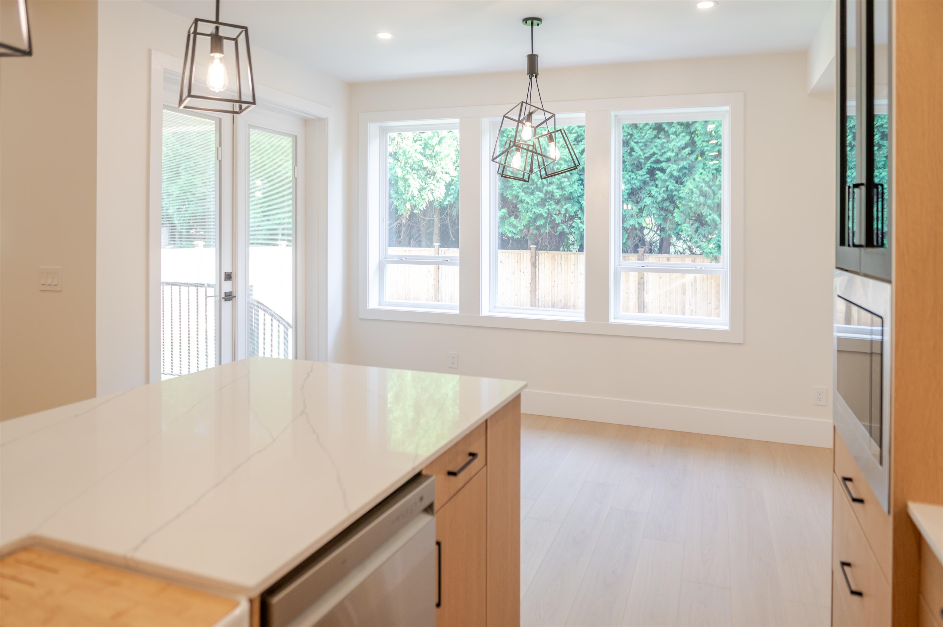 2 21092 WICKLUND AVENUE Unit: 2