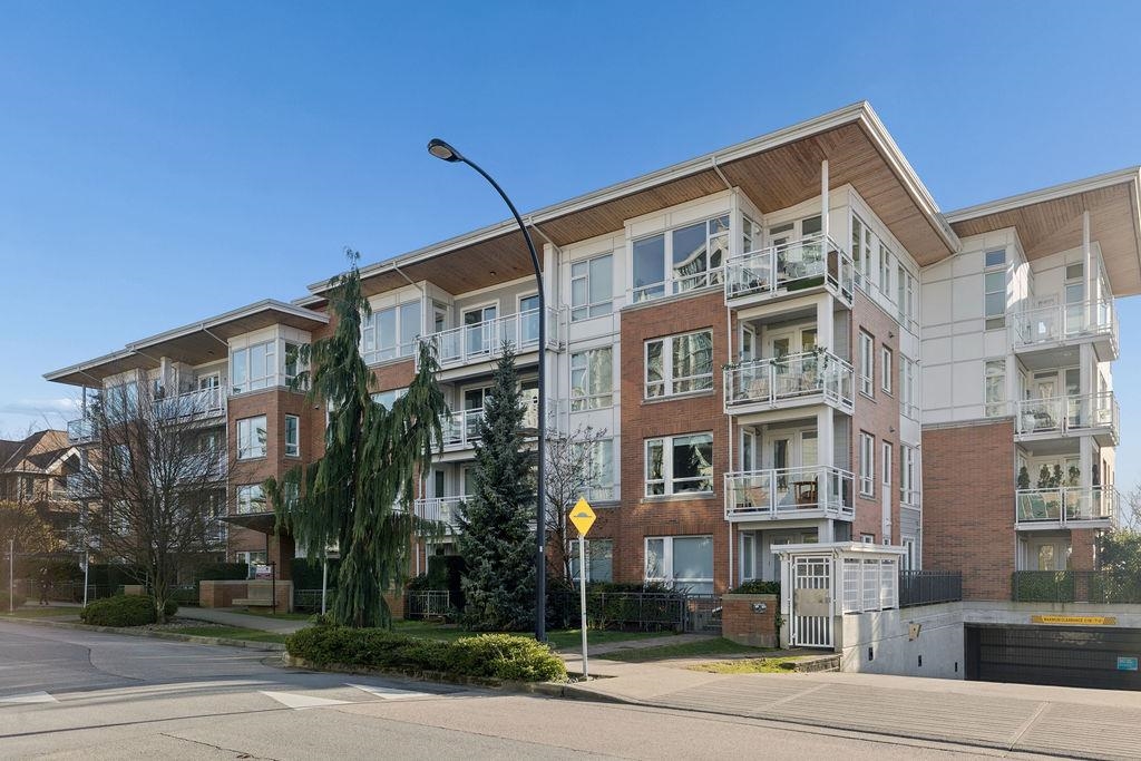 207 217 W 8TH STREET Unit: 207