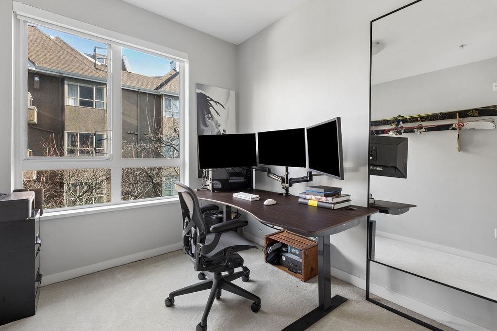 207 217 W 8TH STREET Unit: 207