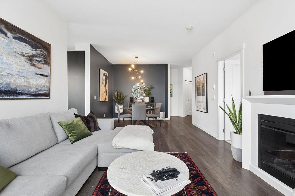 207 217 W 8TH STREET Unit: 207