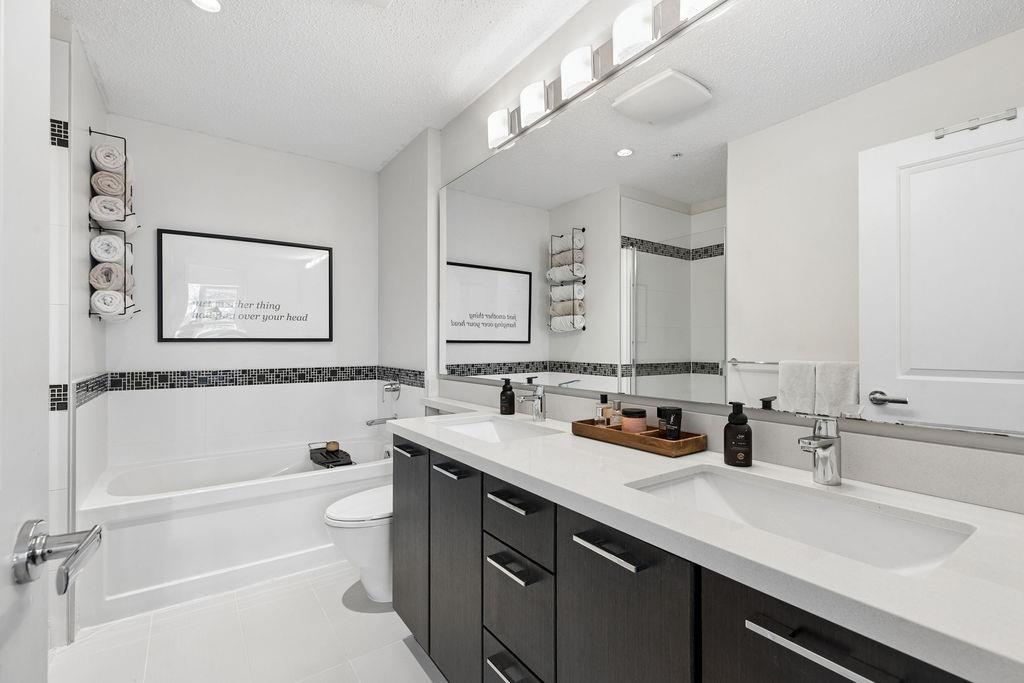 207 217 W 8TH STREET Unit: 207