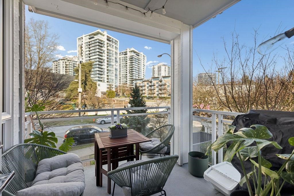 207 217 W 8TH STREET Unit: 207