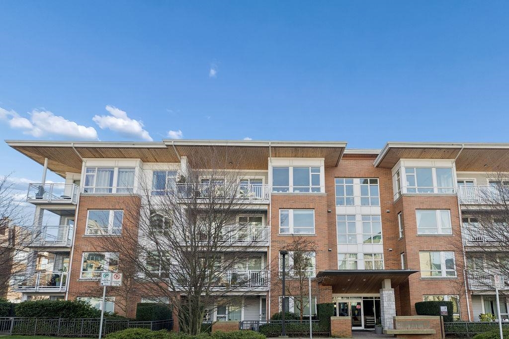207 217 W 8TH STREET Unit: 207