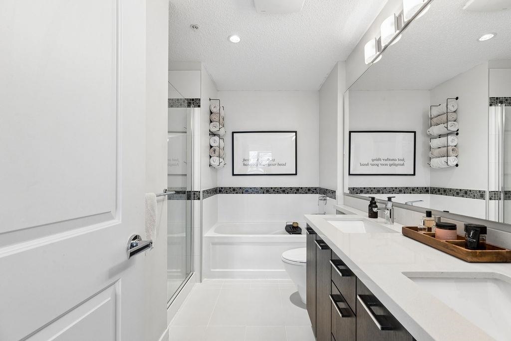 207 217 W 8TH STREET Unit: 207