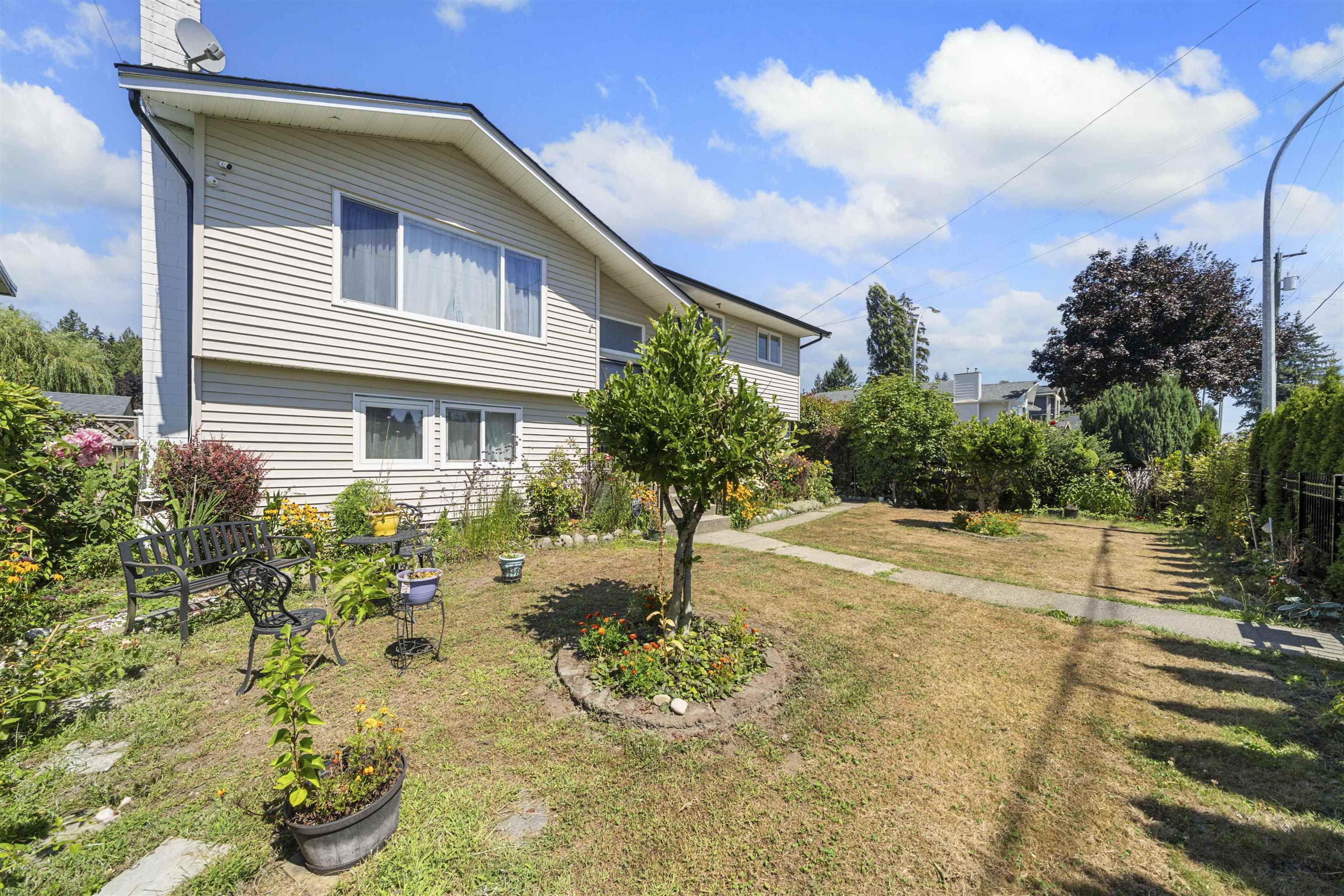 1121 PRAIRIE AVENUE