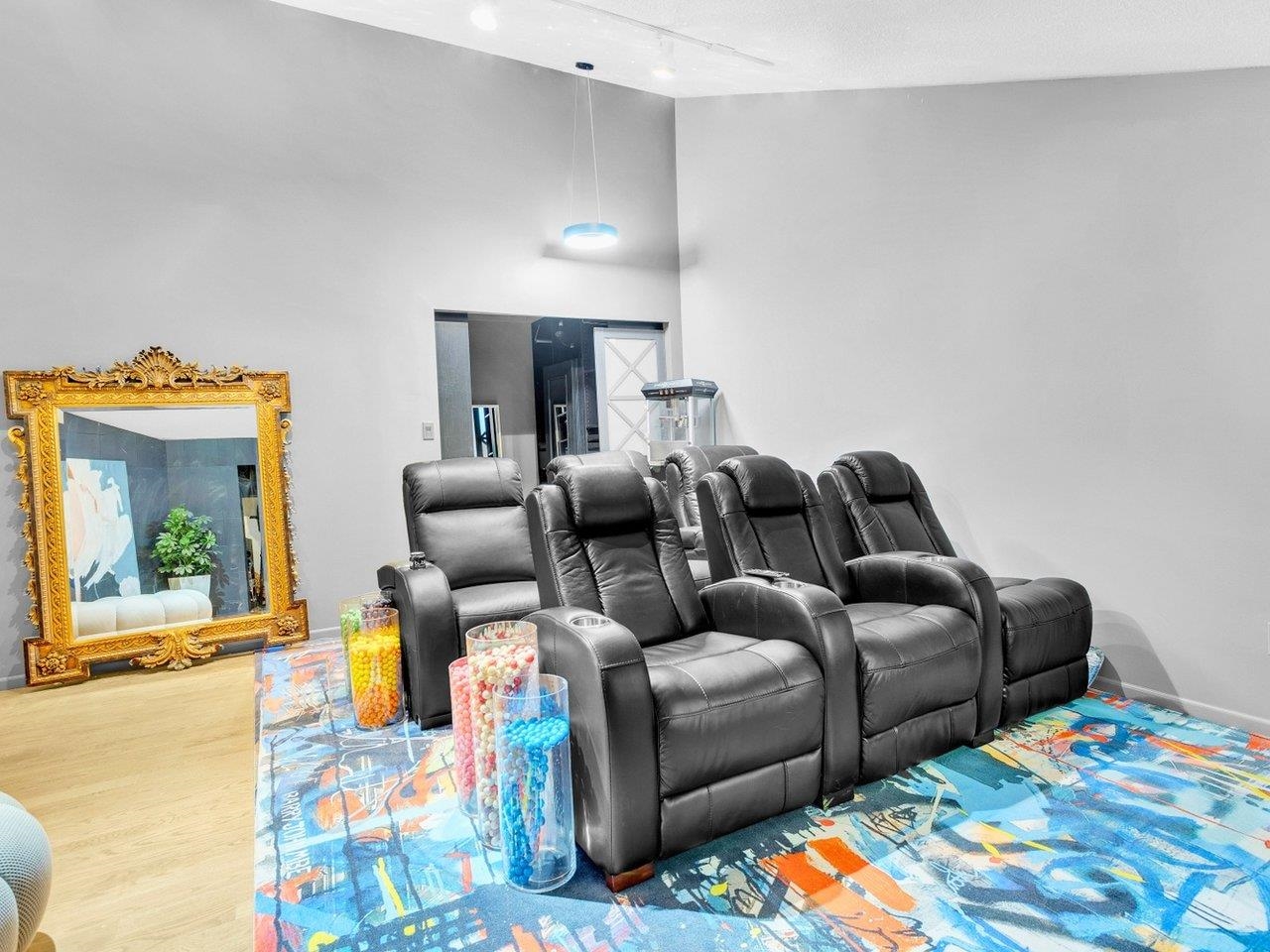 1306 33 CHESTERFIELD PLACE Unit: 1306