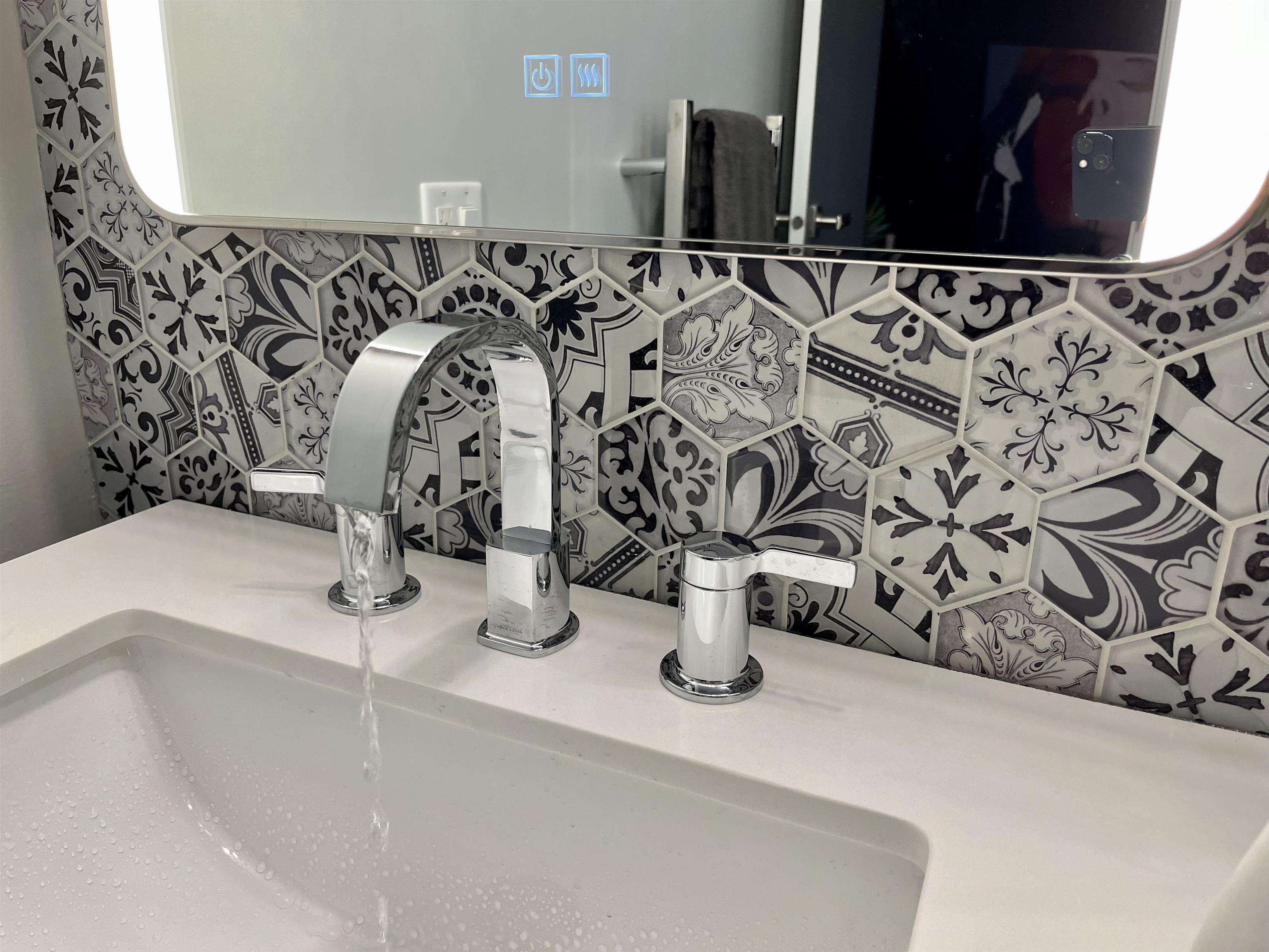 1306 33 CHESTERFIELD PLACE Unit: 1306