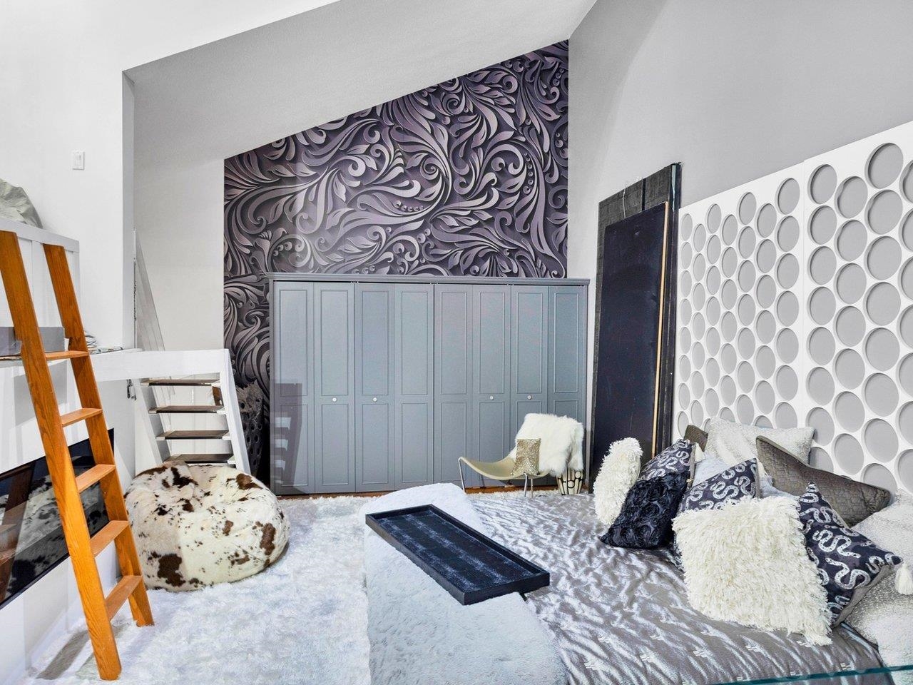 1306 33 CHESTERFIELD PLACE Unit: 1306