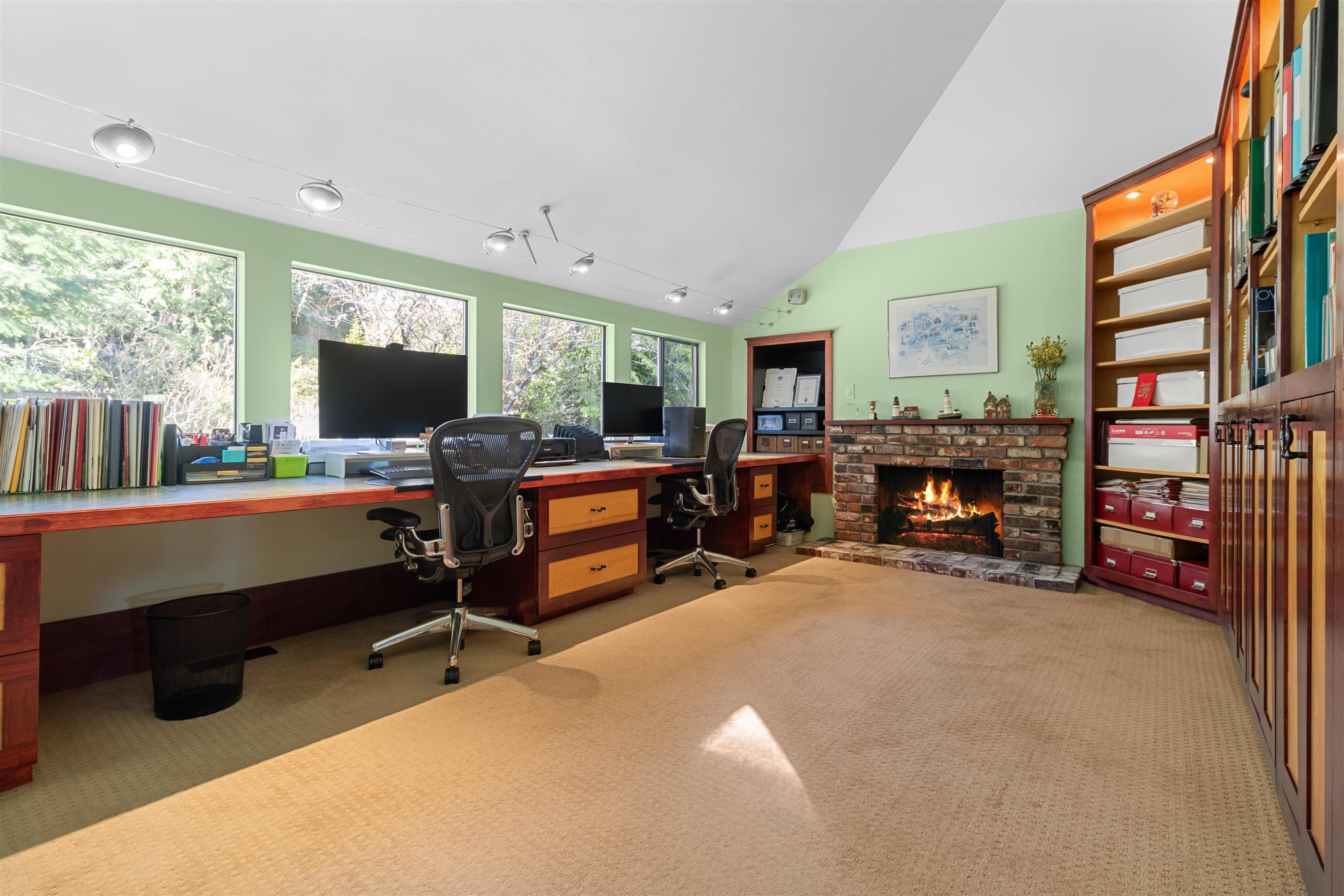 4635 CAULFEILD DRIVE