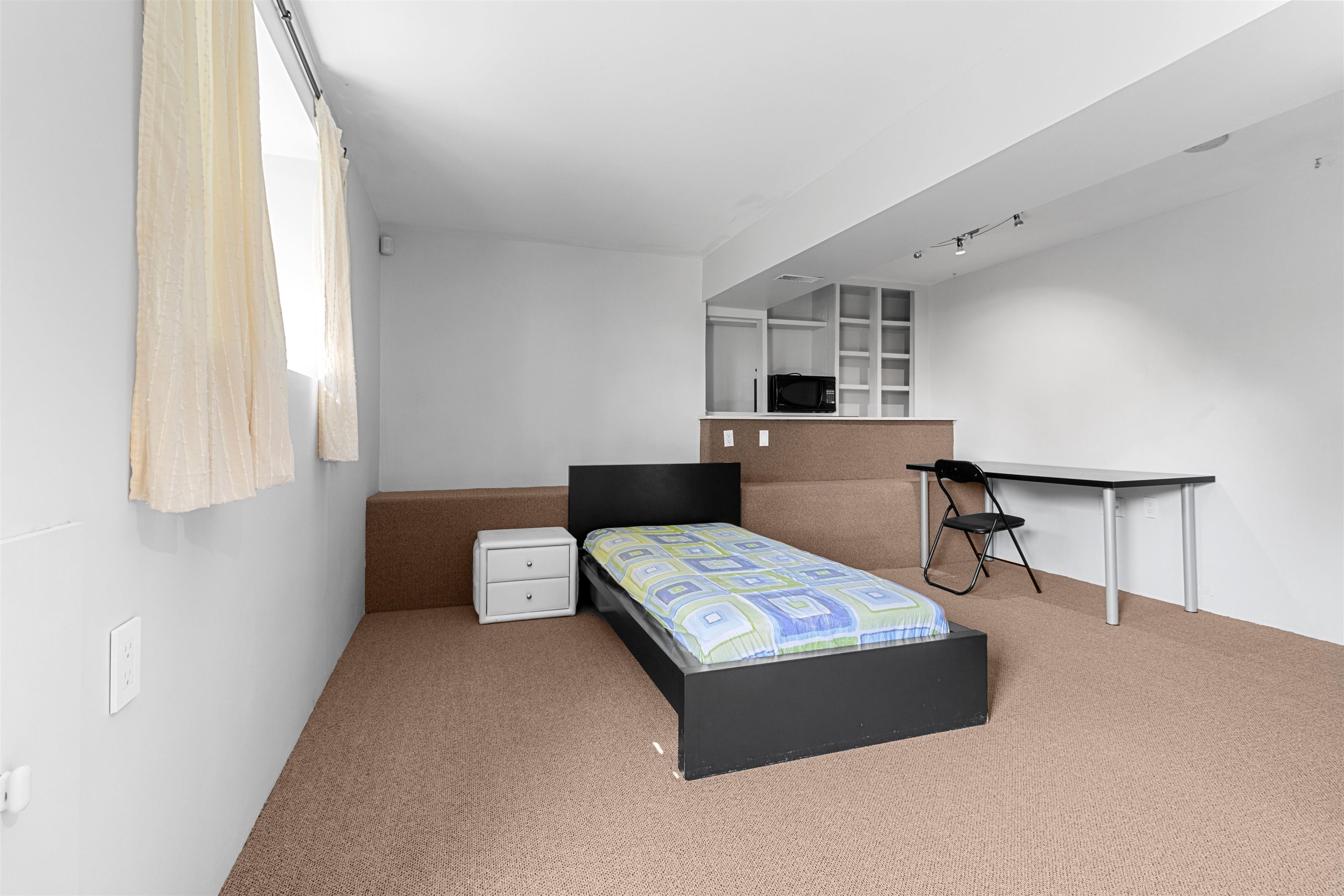 4635 CAULFEILD DRIVE