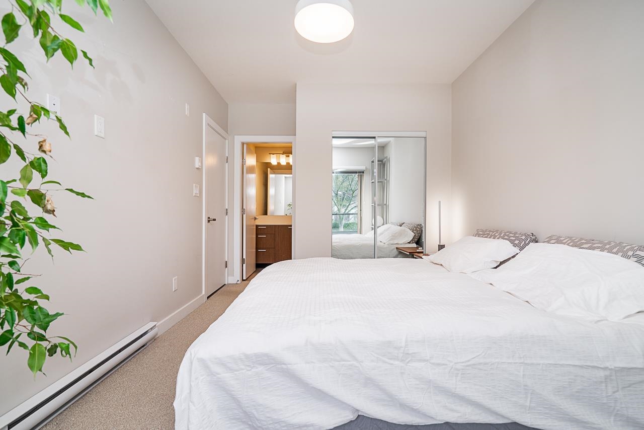 208 1330 MARINE DRIVE Unit: 208