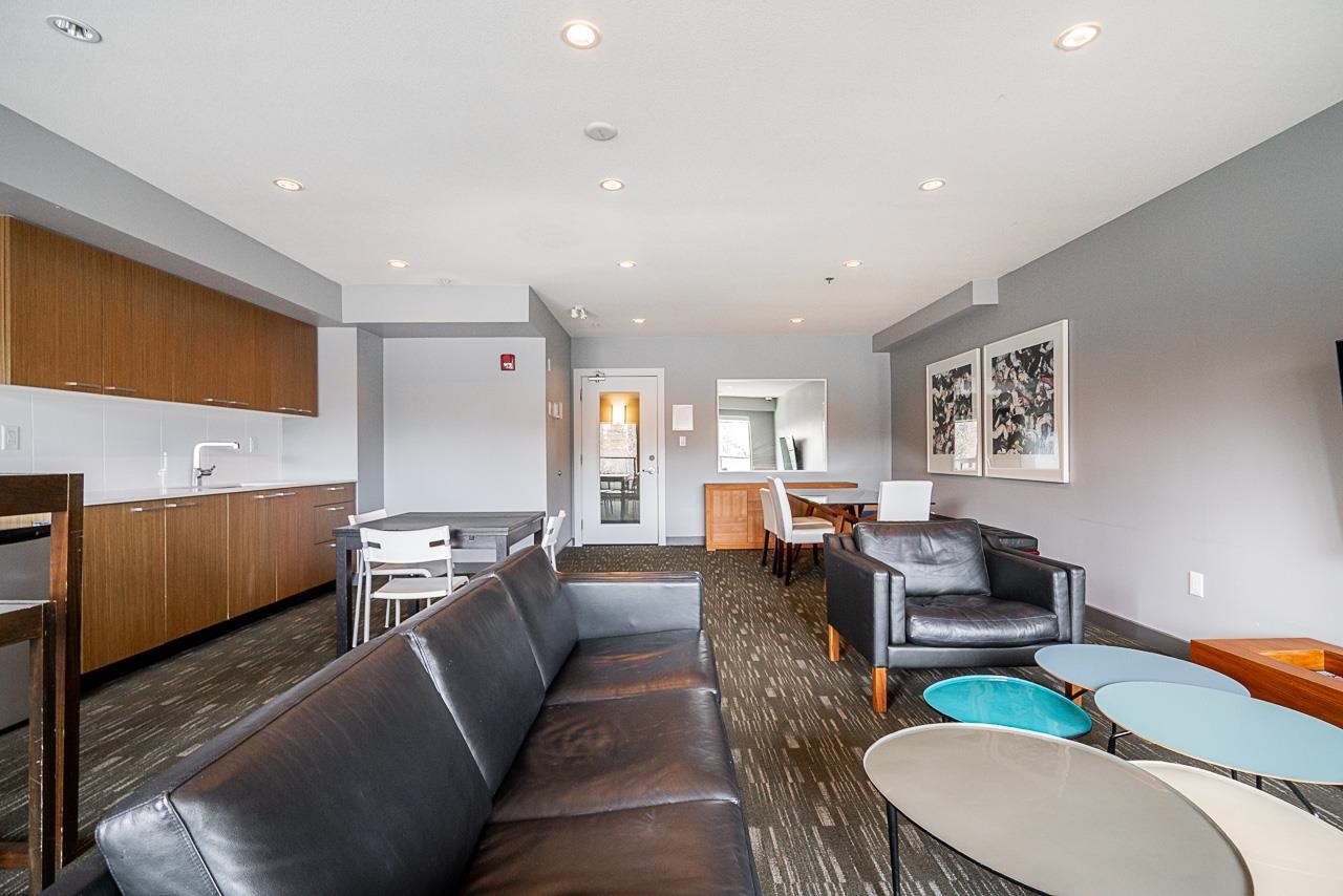 208 1330 MARINE DRIVE Unit: 208