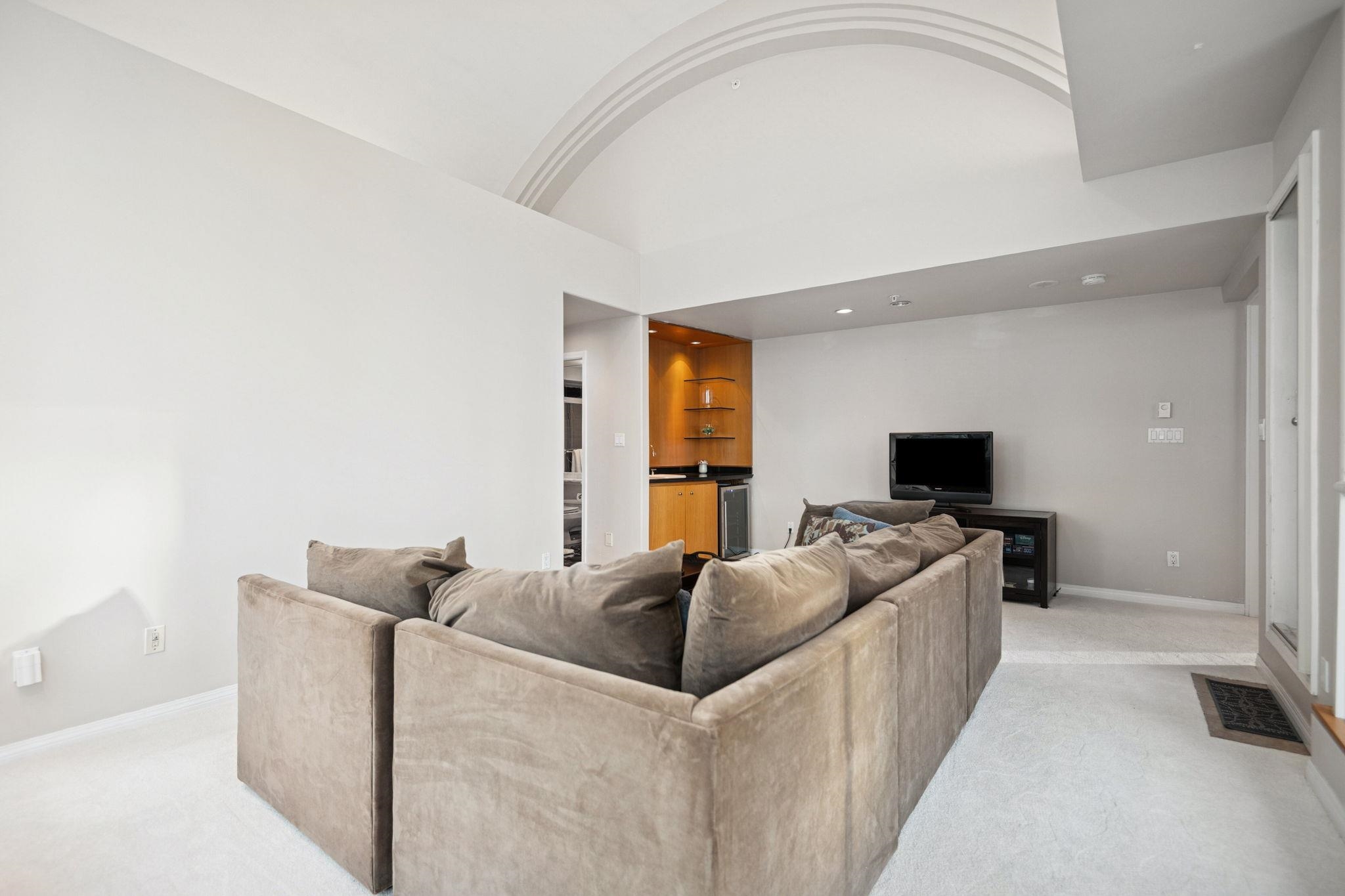 PH 3-4 1383 HOWE STREET Unit: PH 3-4